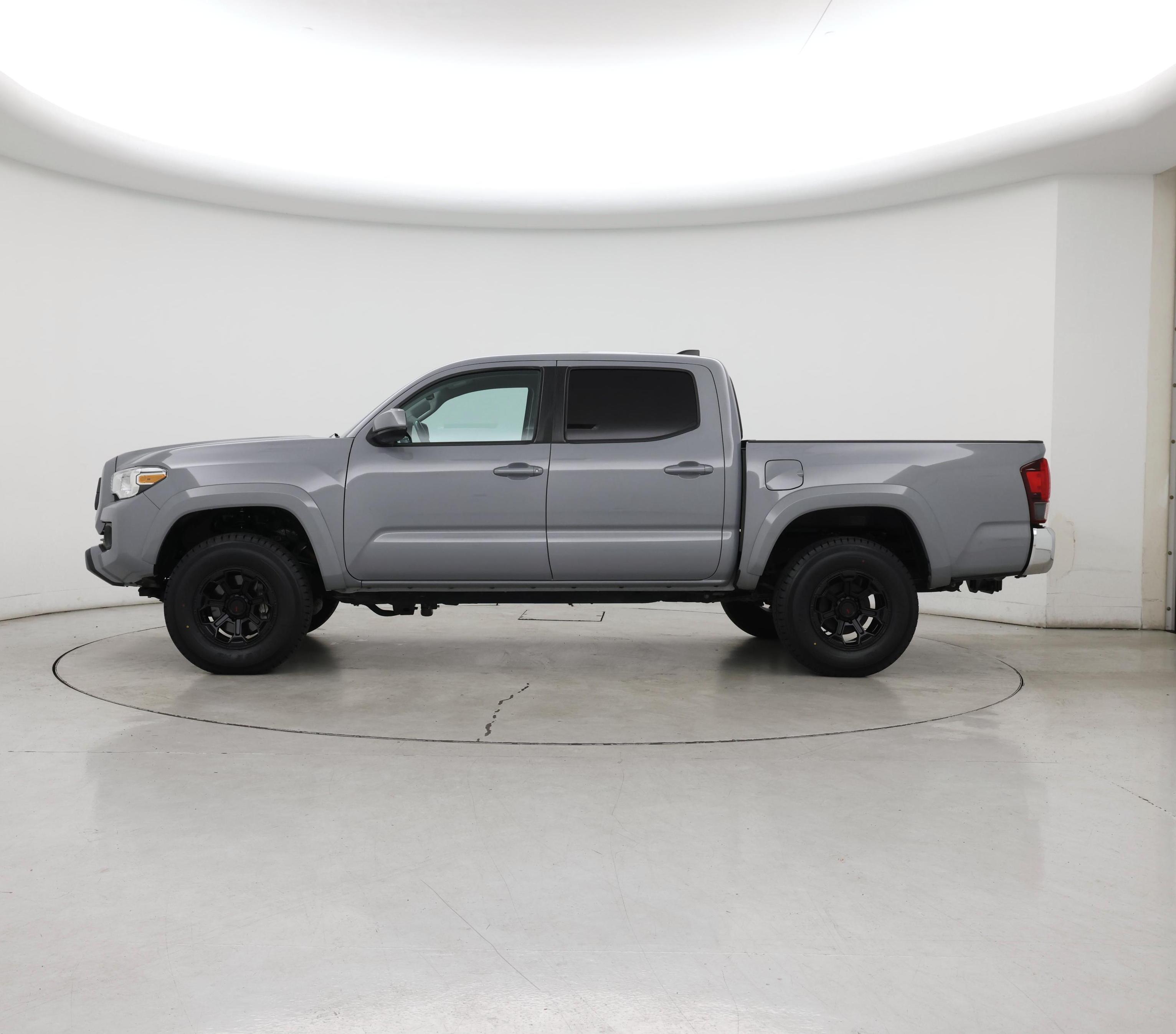 Thumbnail: 2021 Toyota Tacoma - 3