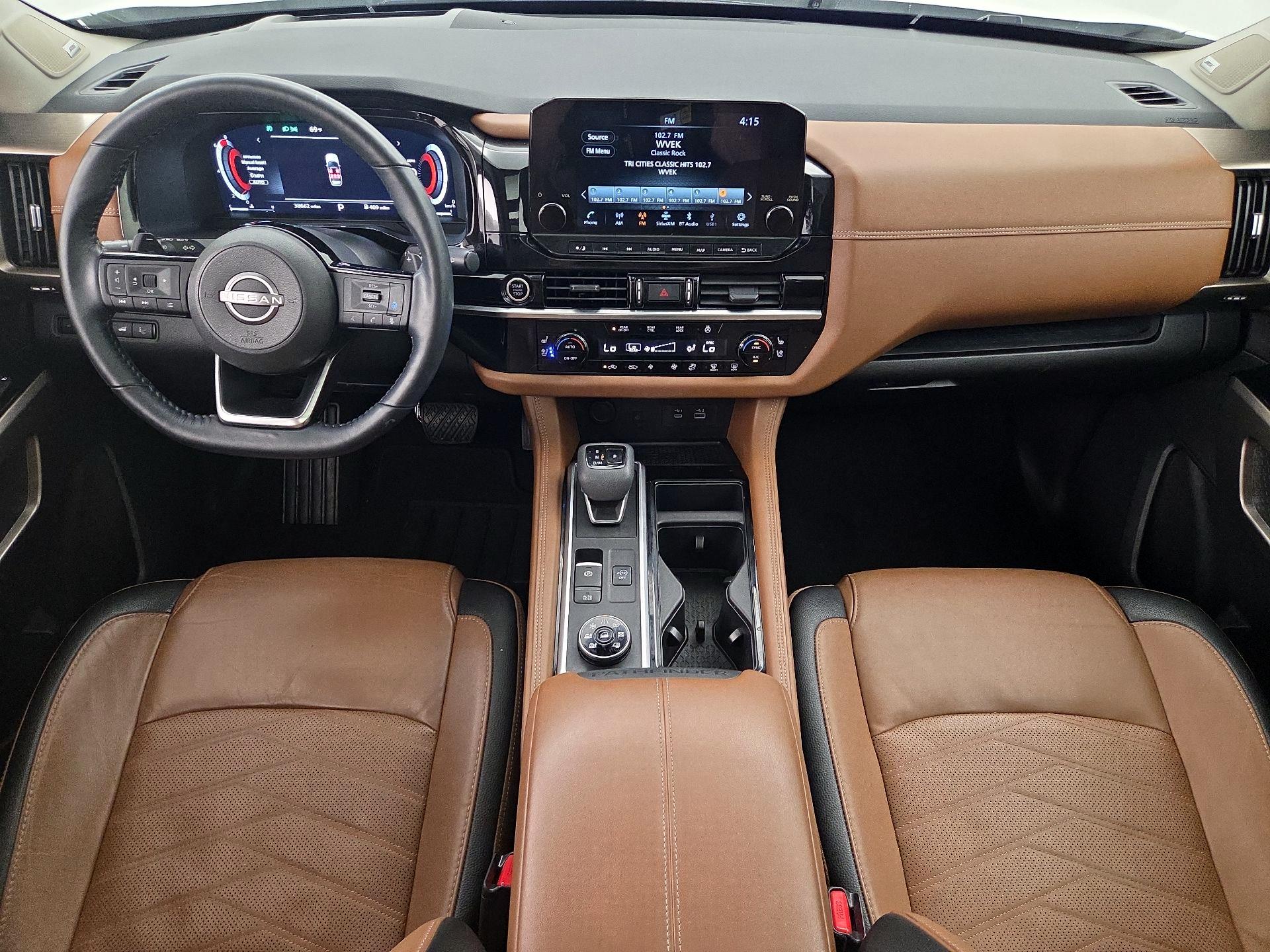 Thumbnail: 2023 Nissan Pathfinder - 9