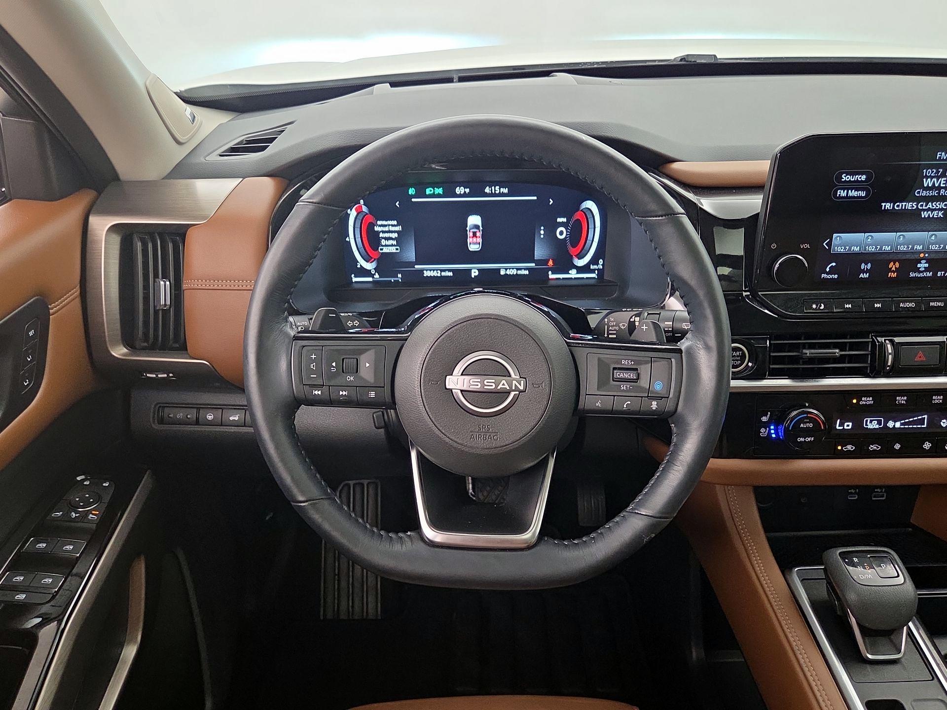 Thumbnail: 2023 Nissan Pathfinder - 10