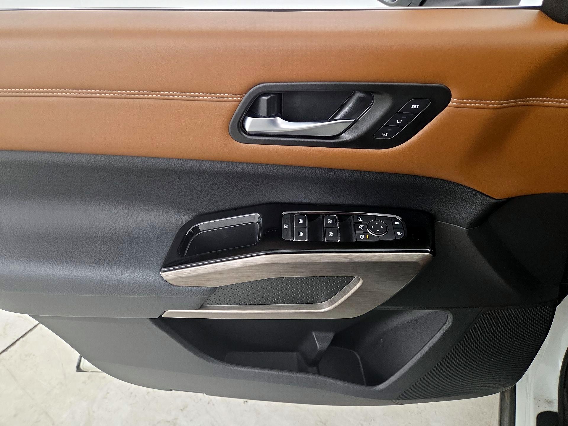 Thumbnail: 2023 Nissan Pathfinder - 12
