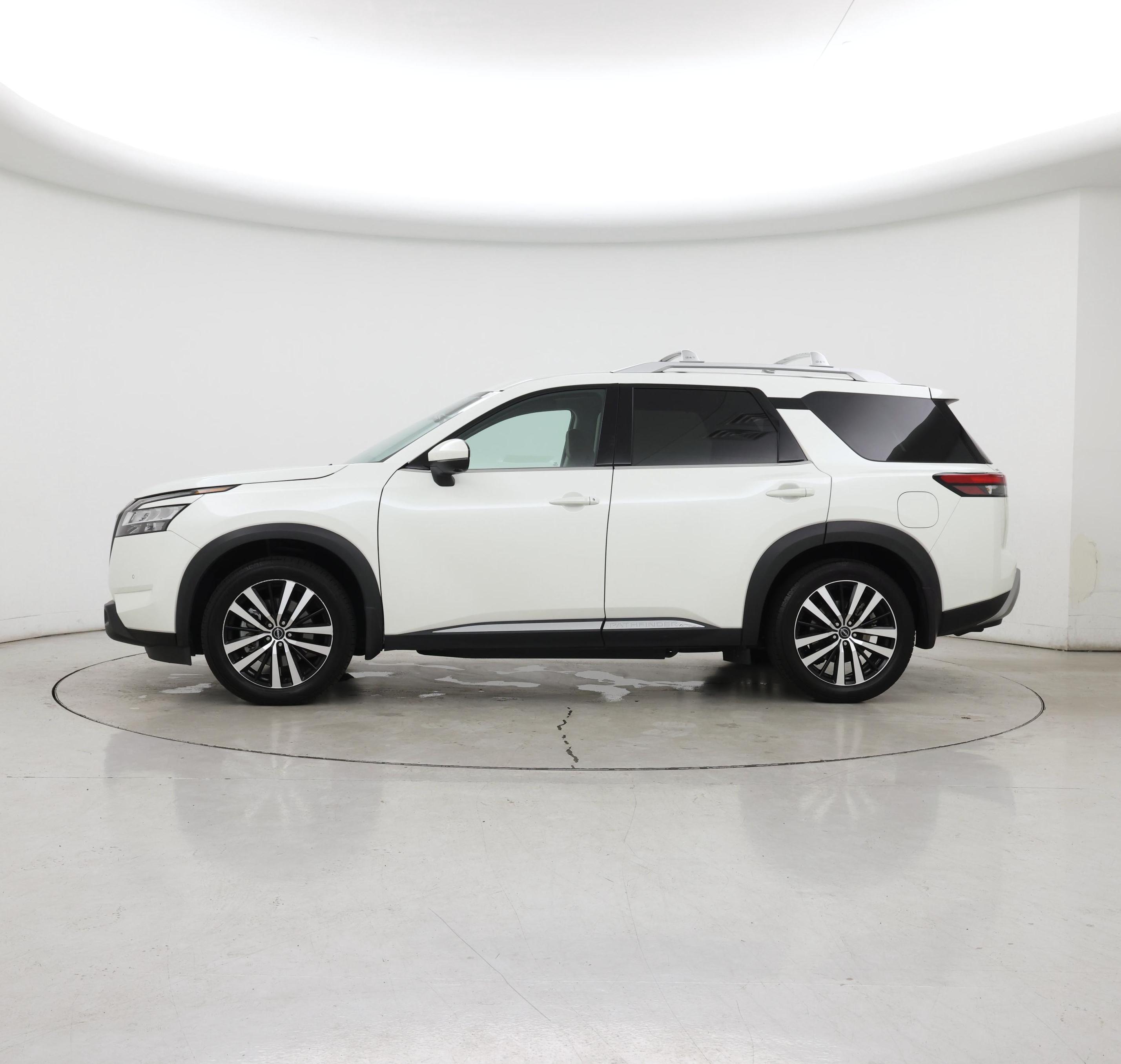 Thumbnail: 2023 Nissan Pathfinder - 3
