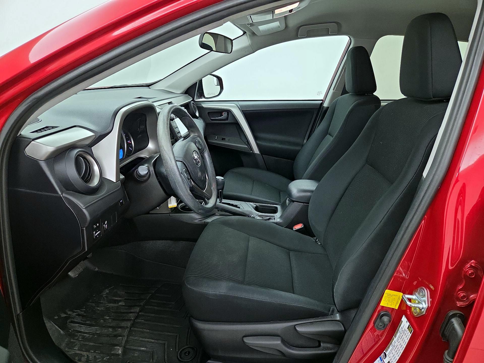 Thumbnail: 2016 Toyota RAV4 - 11