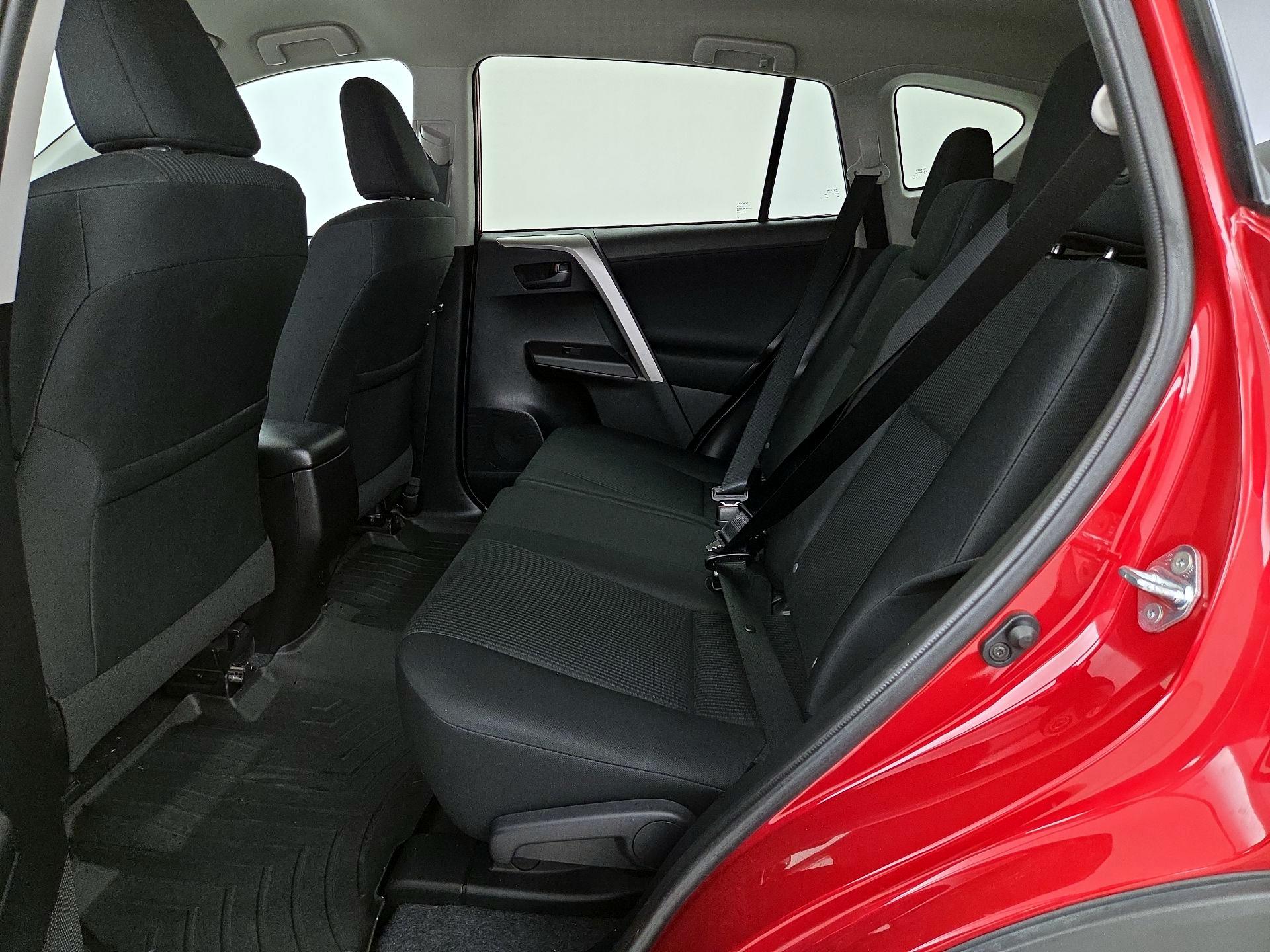 Thumbnail: 2016 Toyota RAV4 - 19