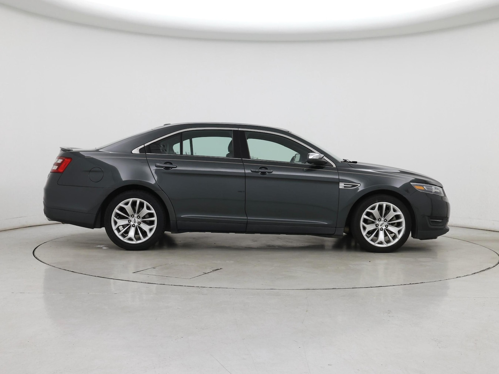 2016 Ford Taurus Limited - Photo 8