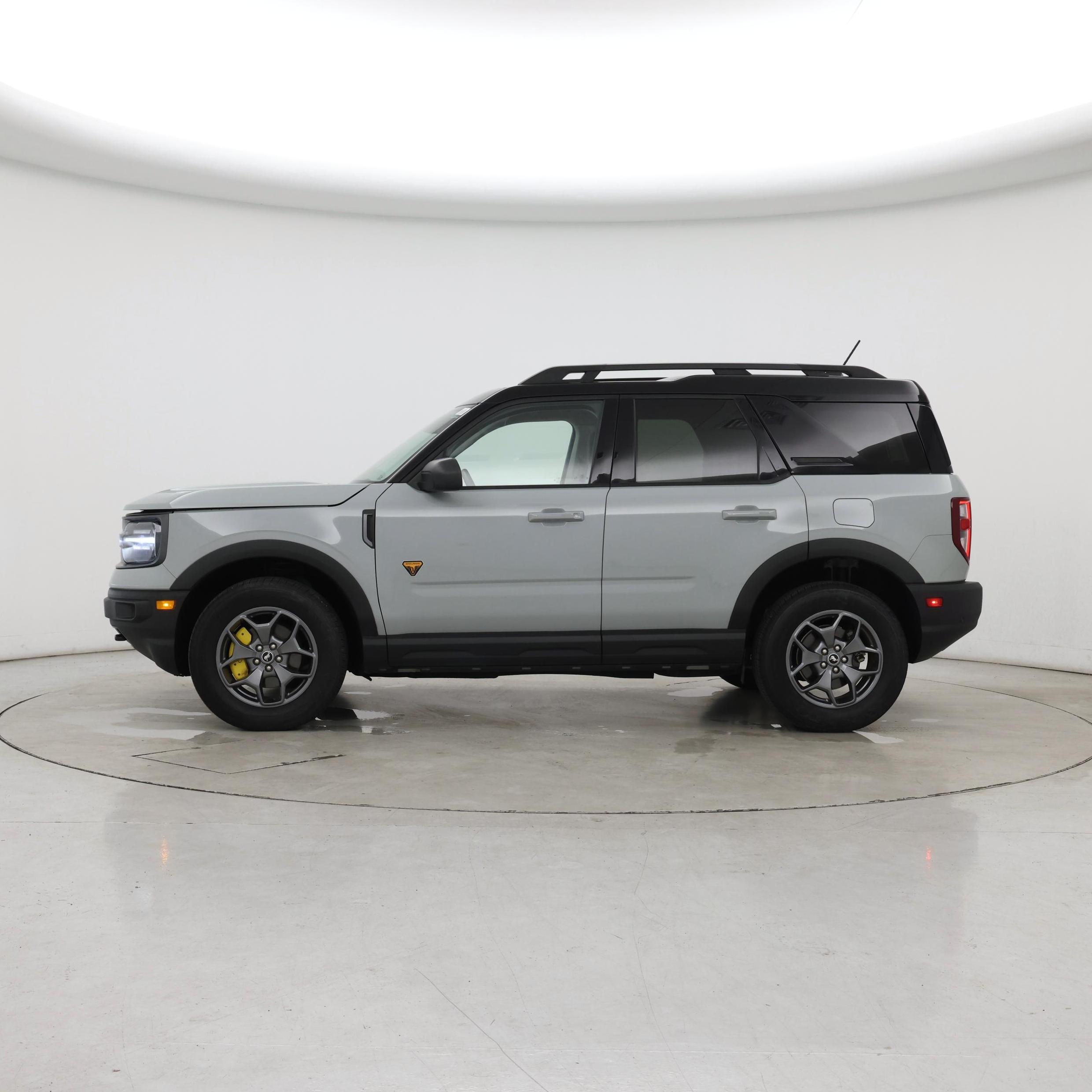 Thumbnail: 2021 Ford Bronco Sport - 3