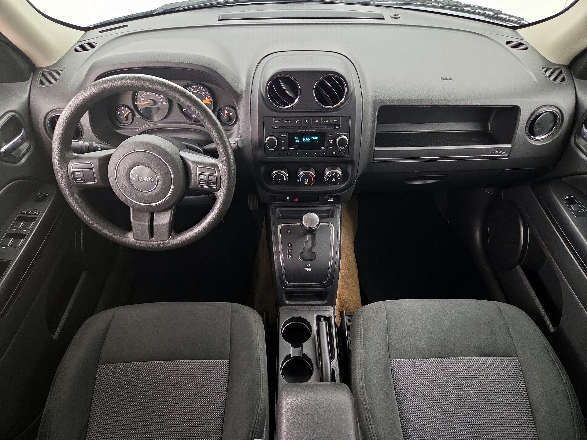 Thumbnail: 2016 Jeep Patriot - 9