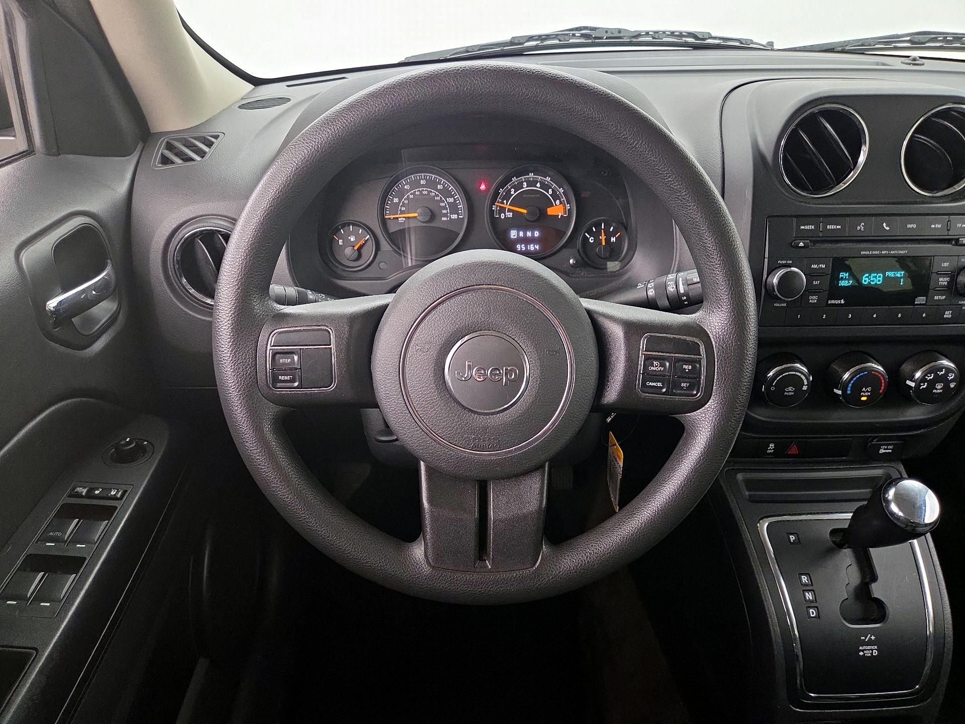 Thumbnail: 2016 Jeep Patriot - 10