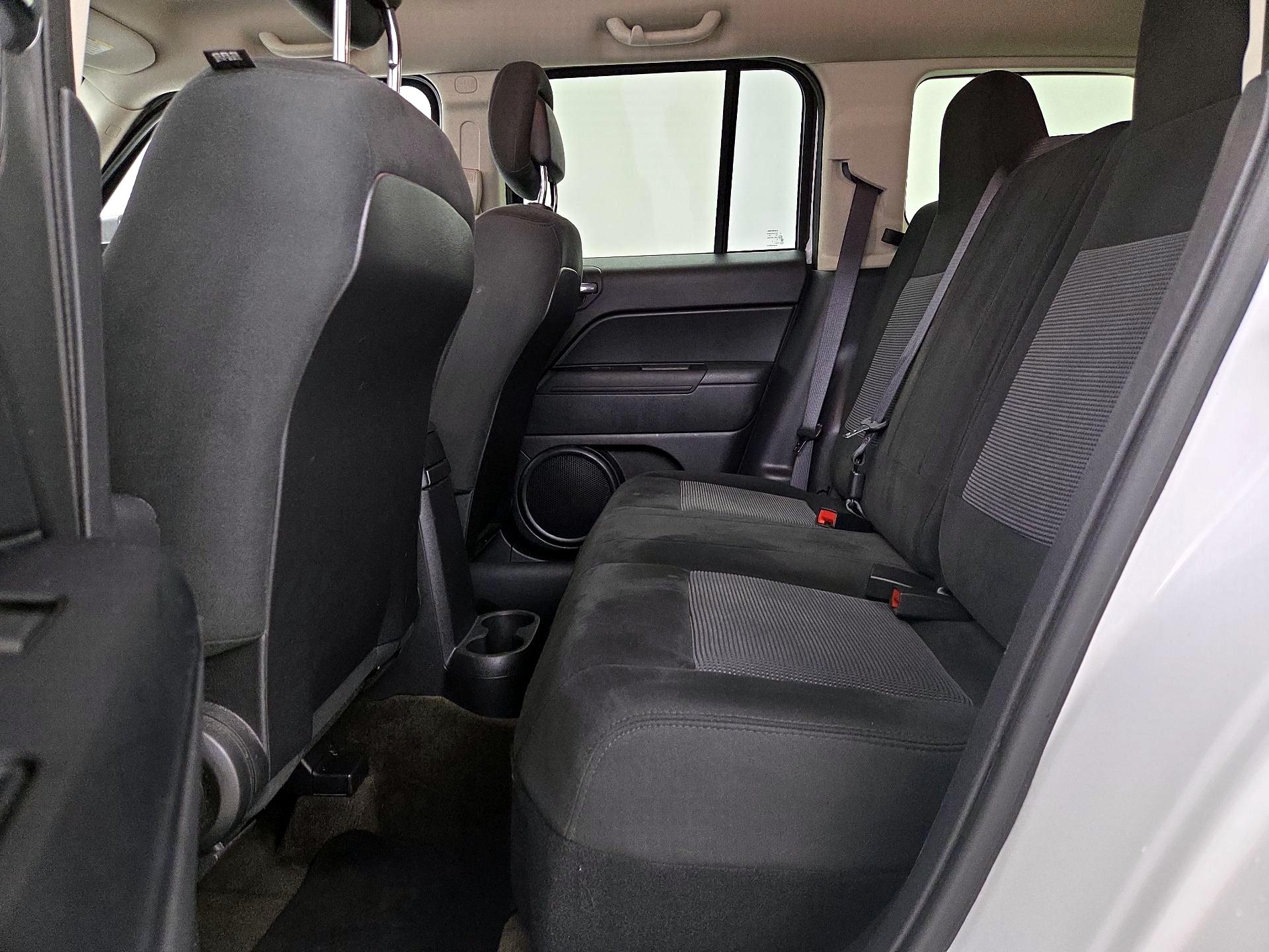 Thumbnail: 2016 Jeep Patriot - 17