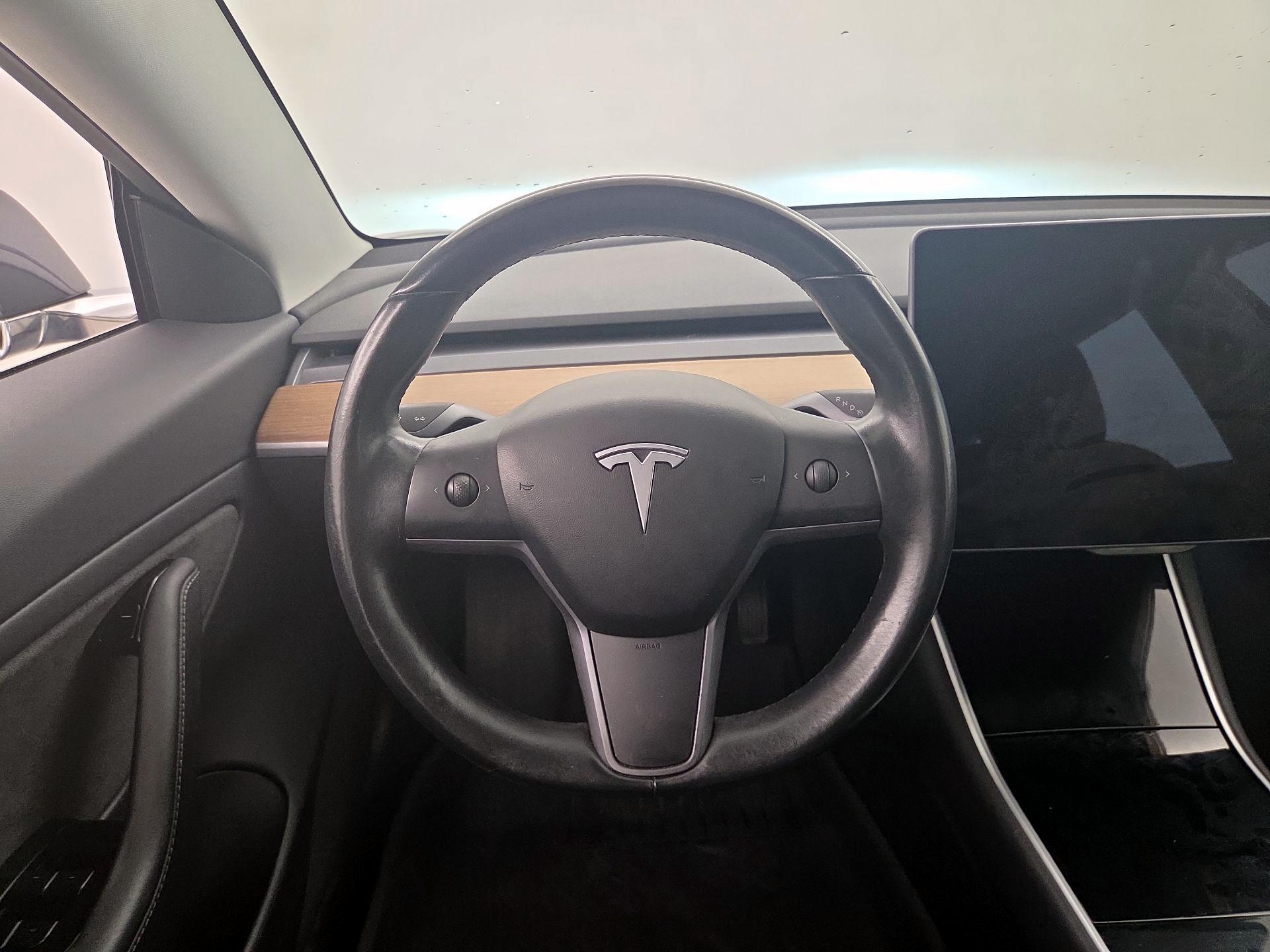 Thumbnail: 2019 Tesla Model 3 - 10