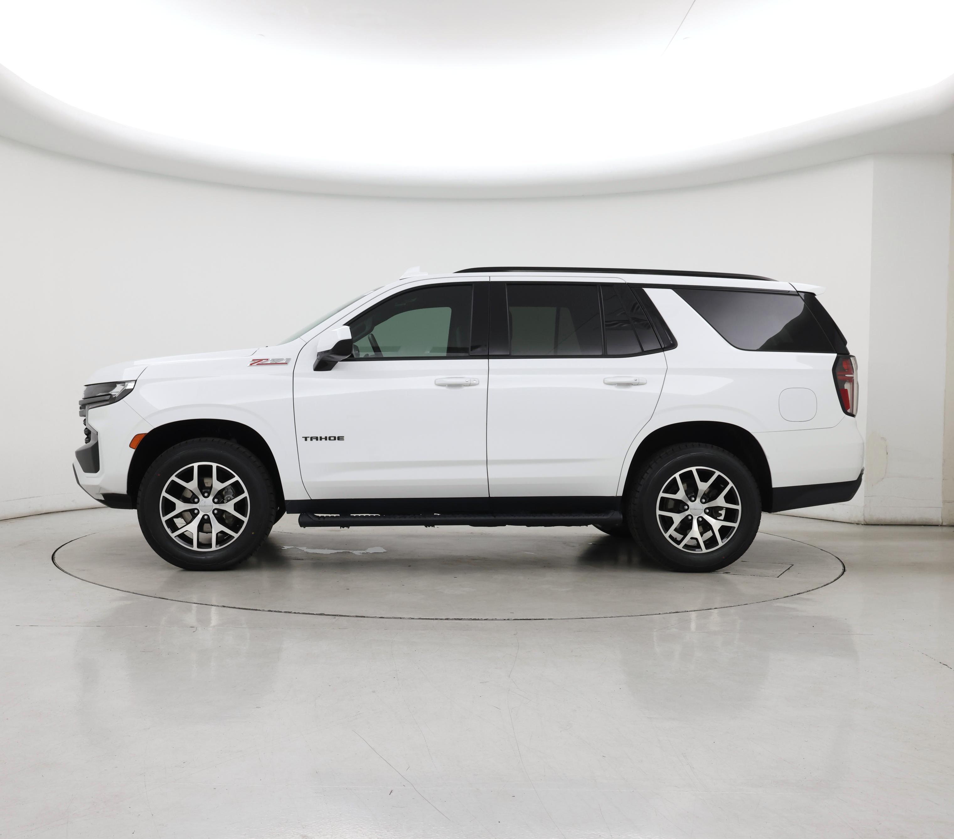 Thumbnail: 2021 Chevrolet Tahoe - 3