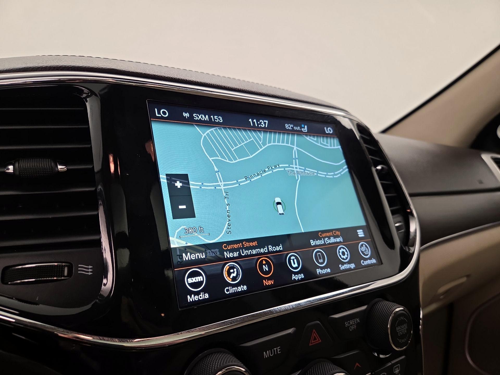 Thumbnail: 2020 Jeep Grand Cherokee - 14