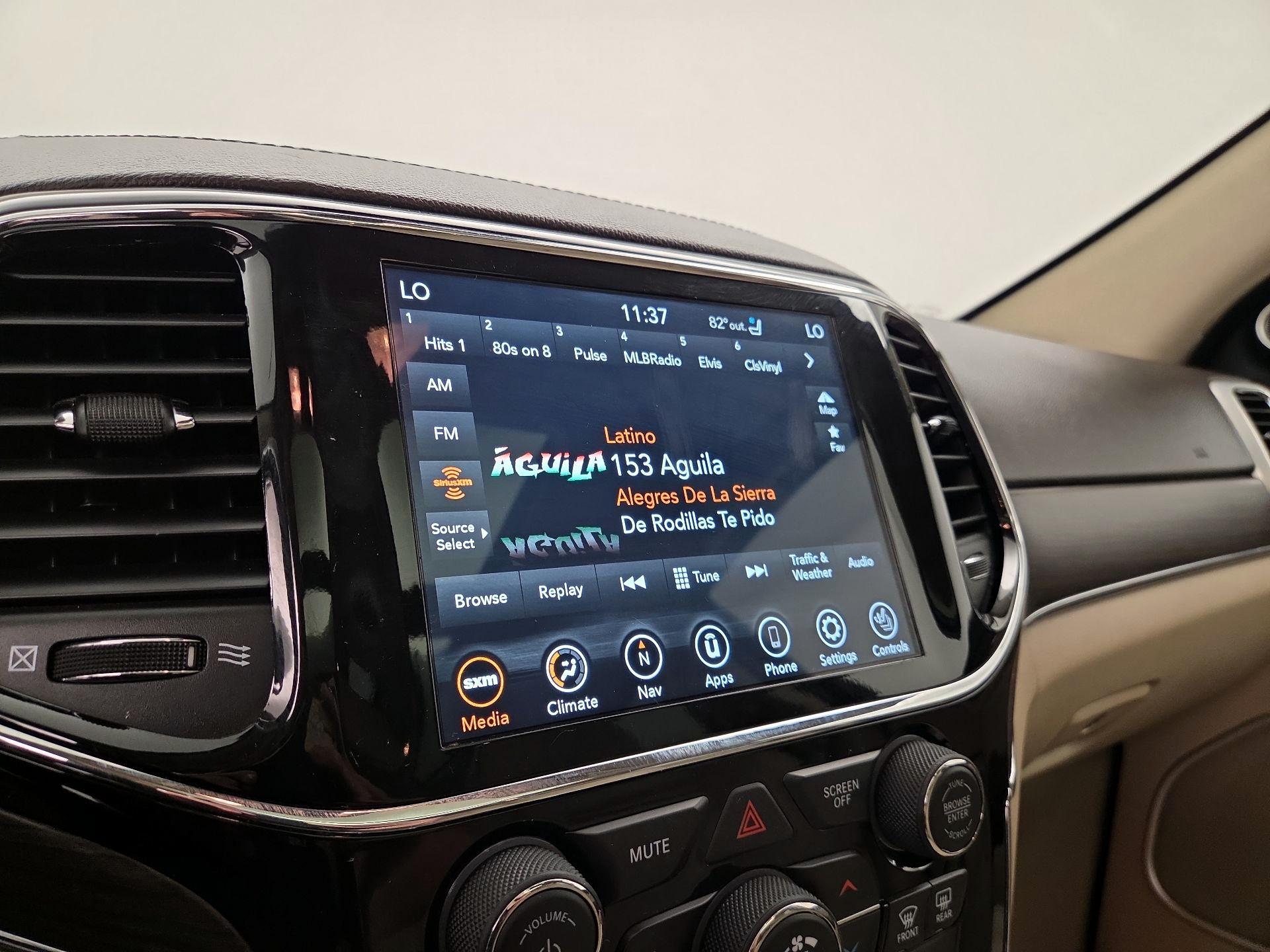 Thumbnail: 2020 Jeep Grand Cherokee - 16