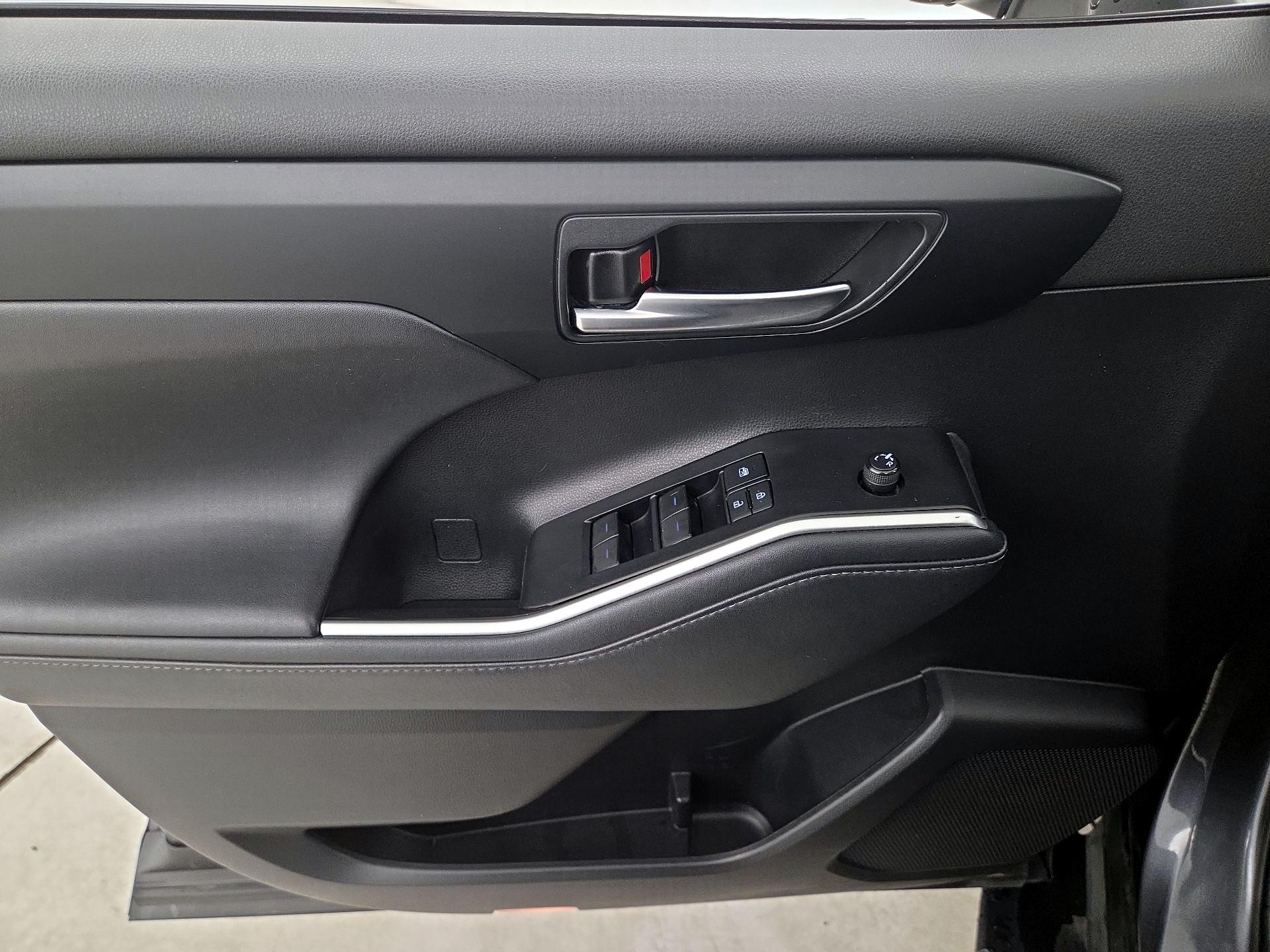 Thumbnail: 2021 Toyota Highlander - 12