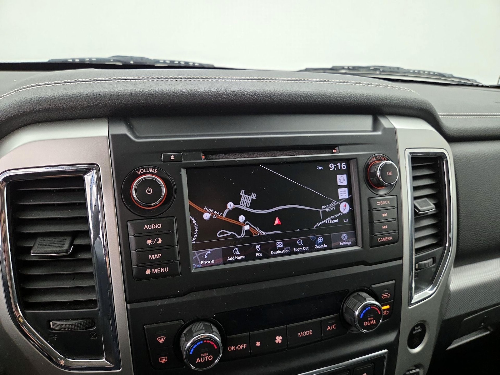 2019 Nissan Titan PRO-4X - Photo 15