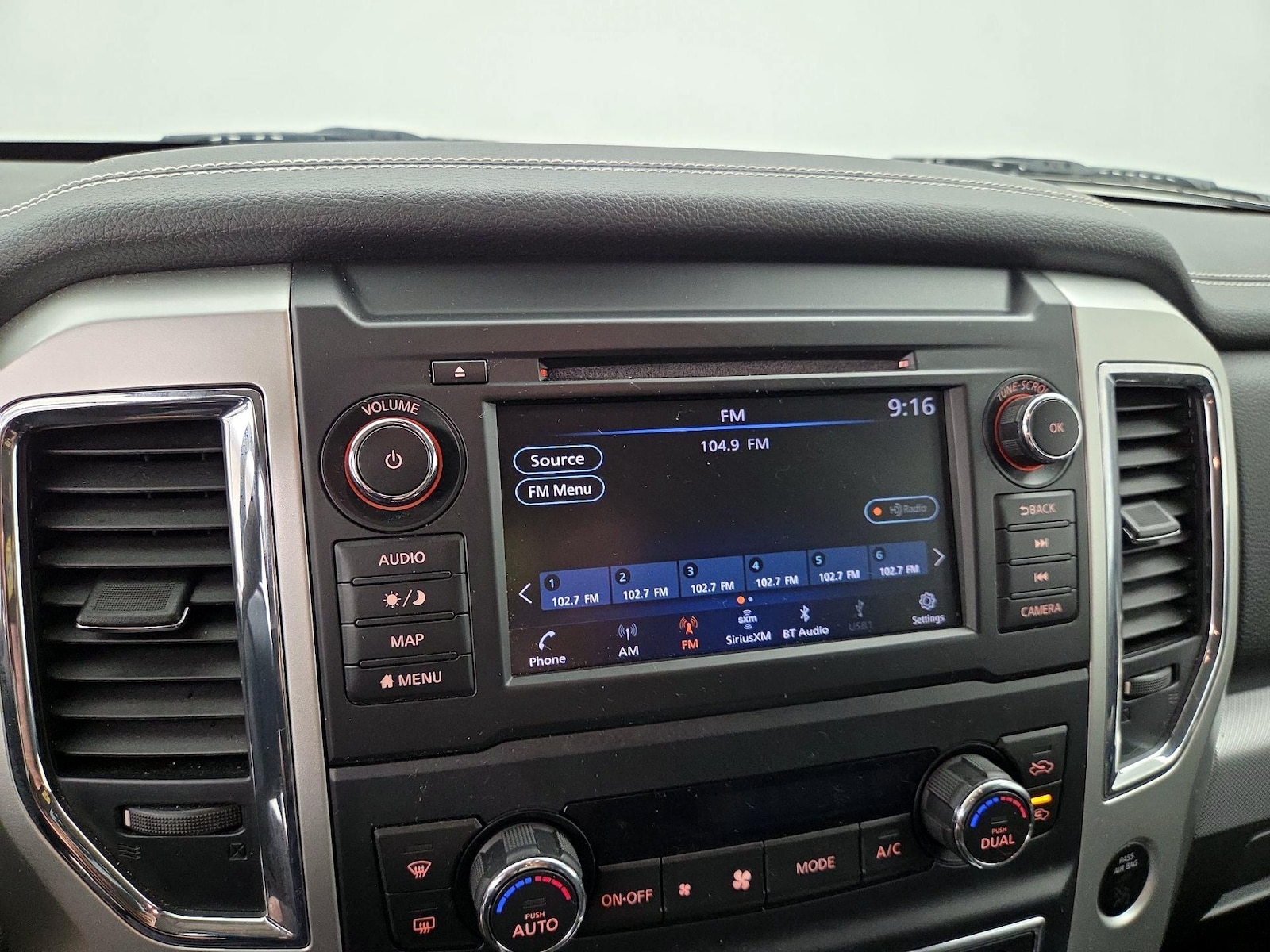 2019 Nissan Titan PRO-4X - Photo 17