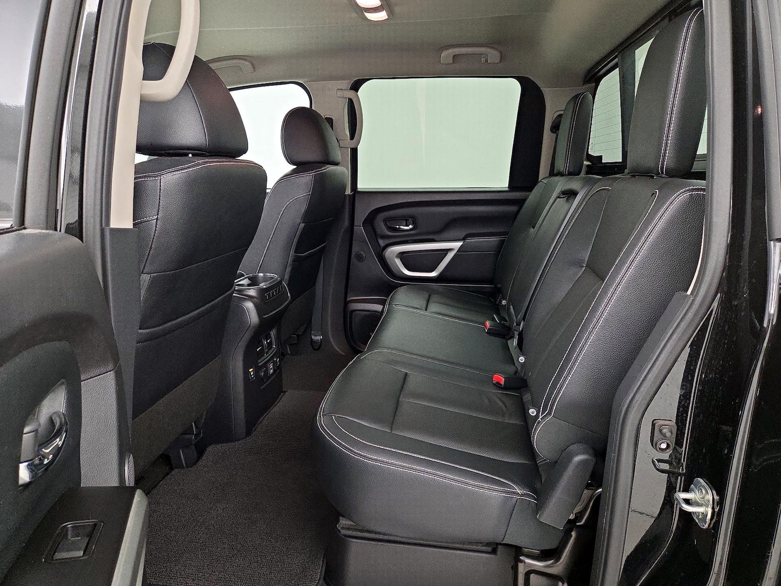 2019 Nissan Titan PRO-4X - Photo 21