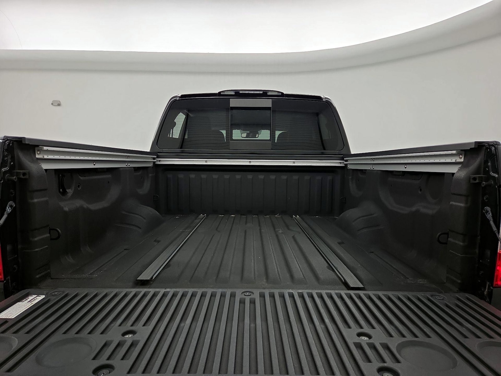 2019 Nissan Titan PRO-4X - Photo 22