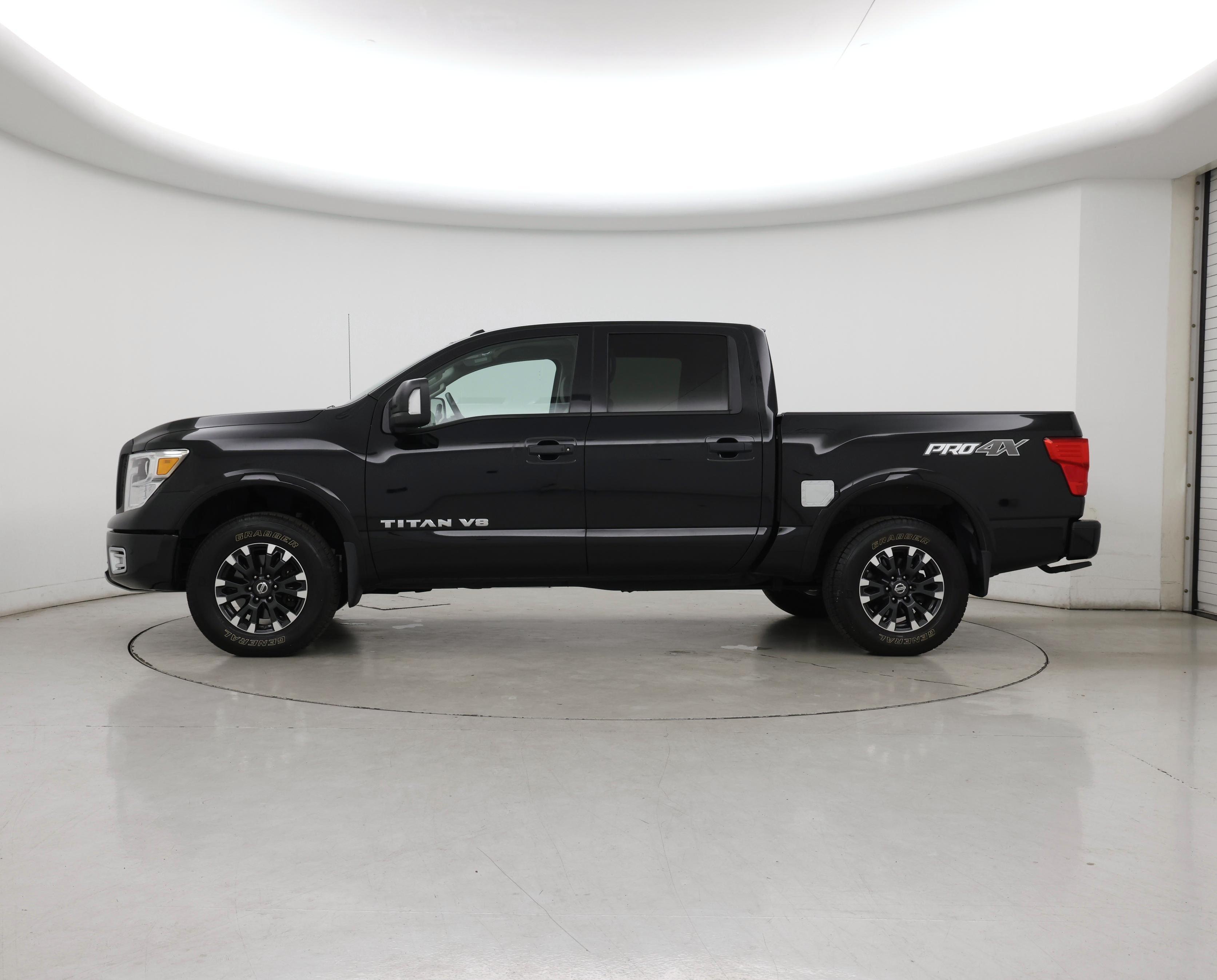 Thumbnail: 2019 Nissan Titan - 3
