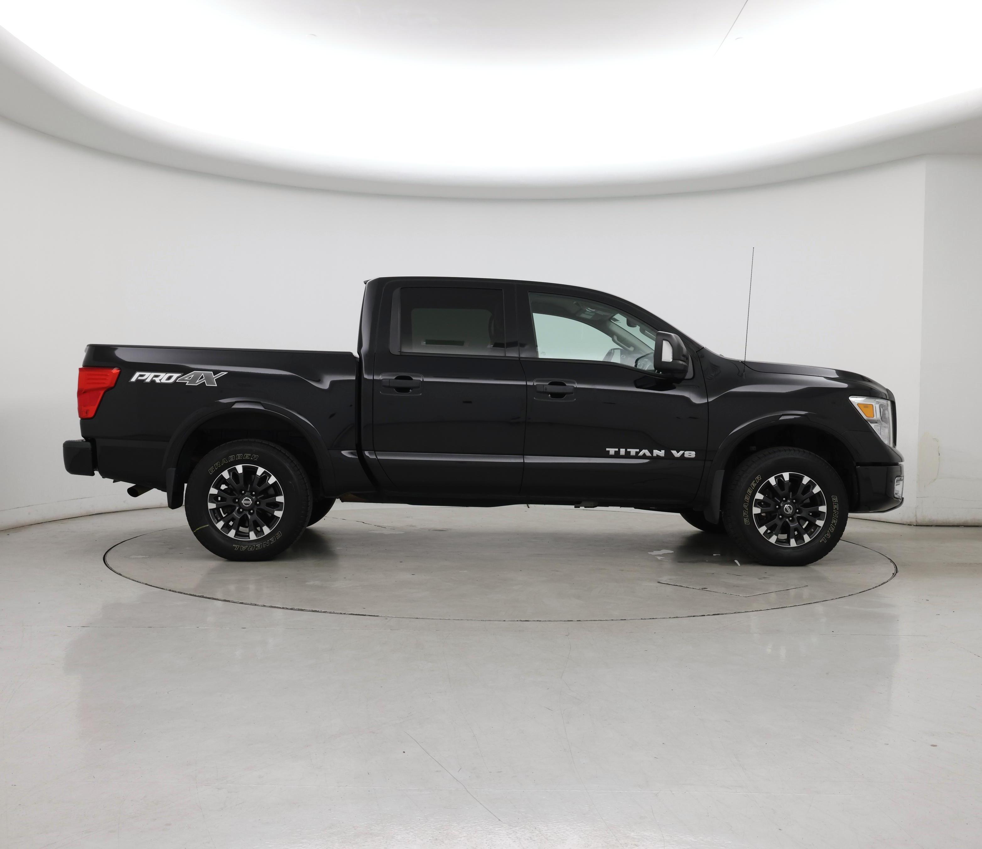 Thumbnail: 2019 Nissan Titan - 7