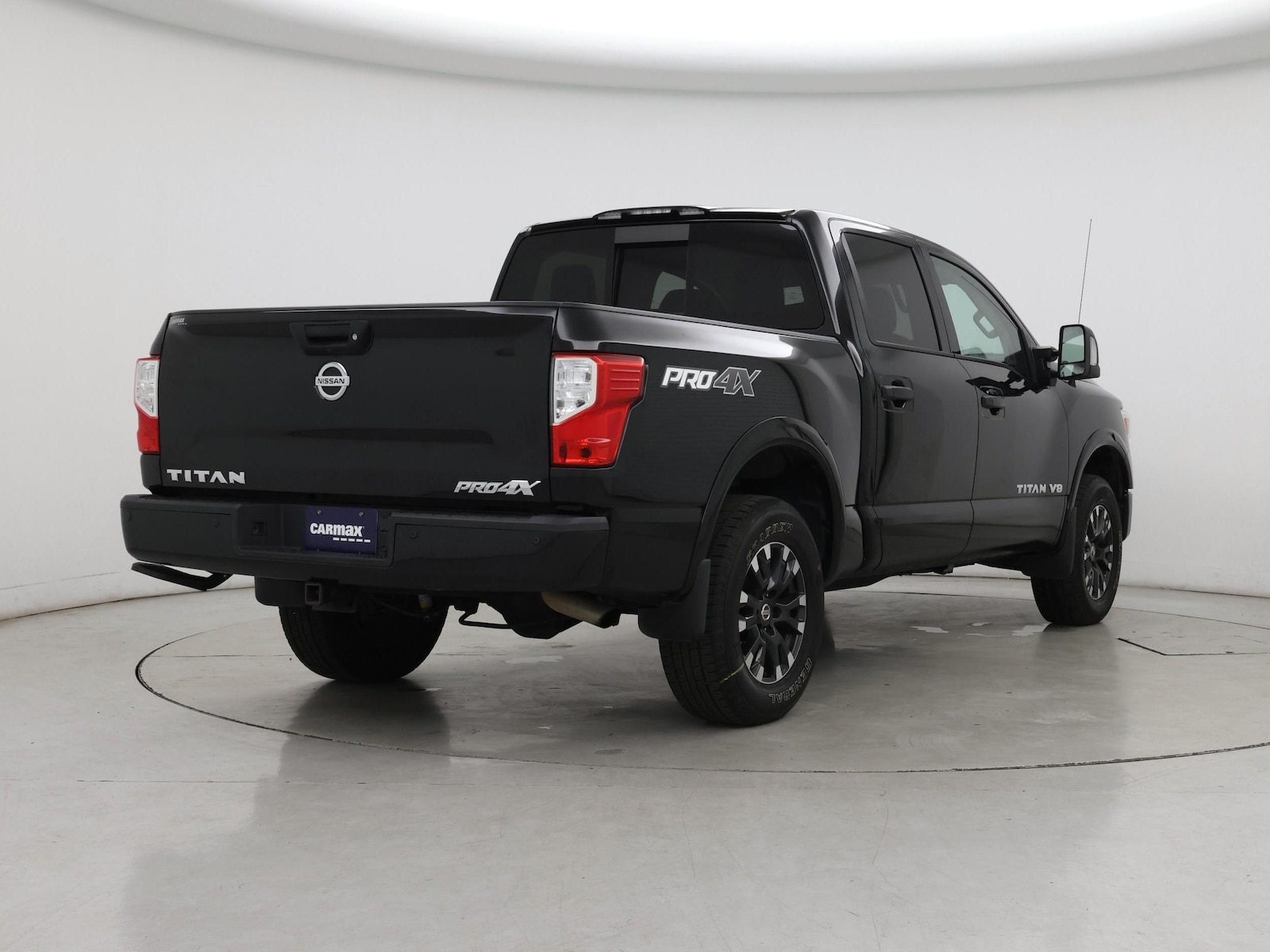 2019 Nissan Titan PRO-4X - Photo 9