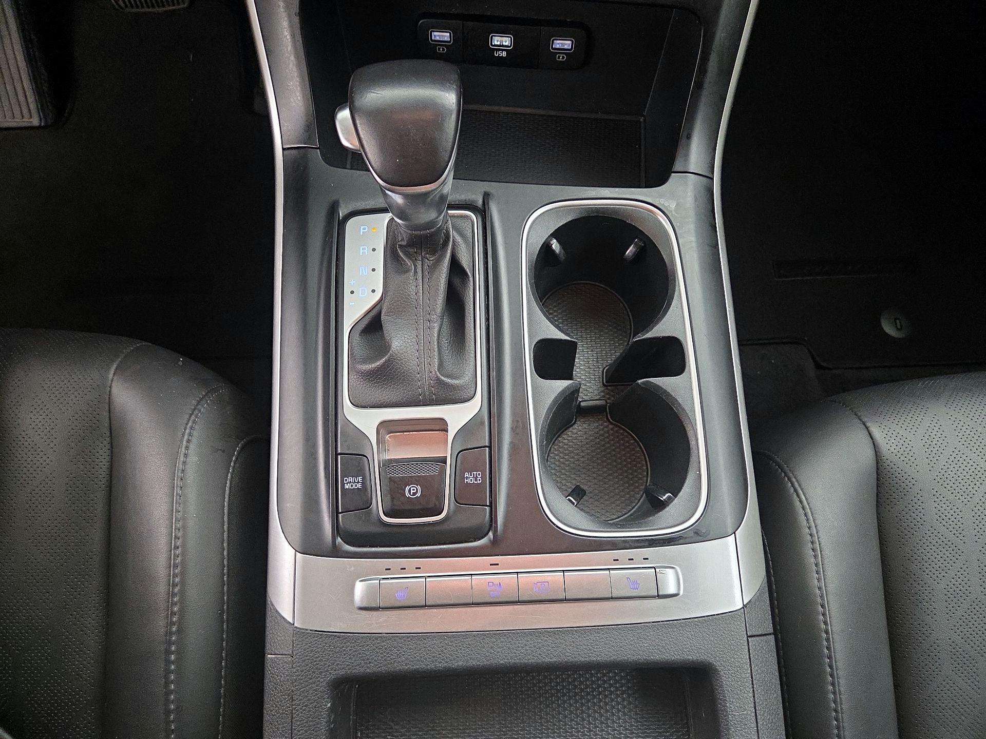 Thumbnail: 2023 Kia Carnival - 15