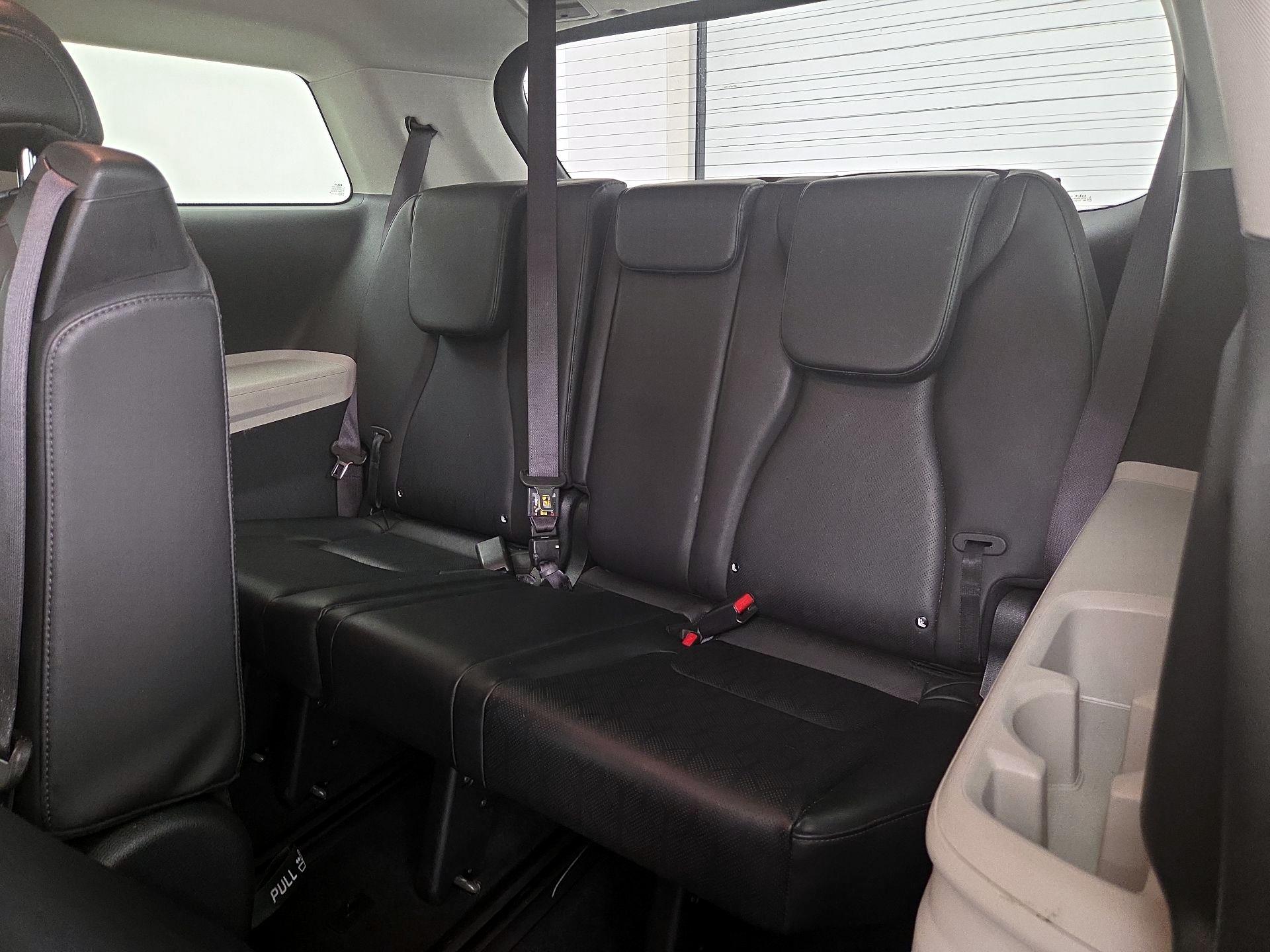 Thumbnail: 2023 Kia Carnival - 18