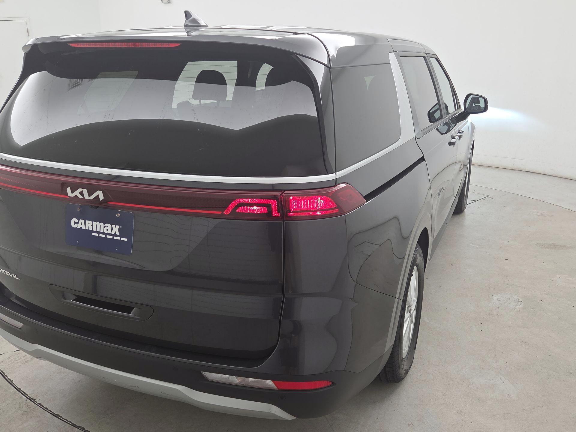 Thumbnail: 2023 Kia Carnival - 5