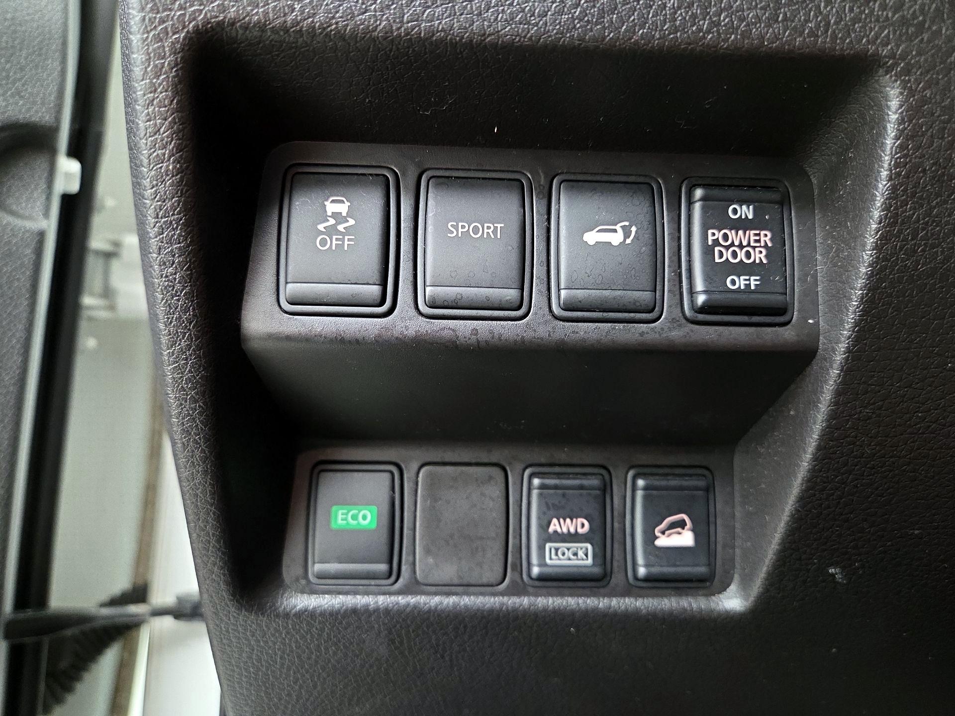 Thumbnail: 2015 Nissan Rogue - 13