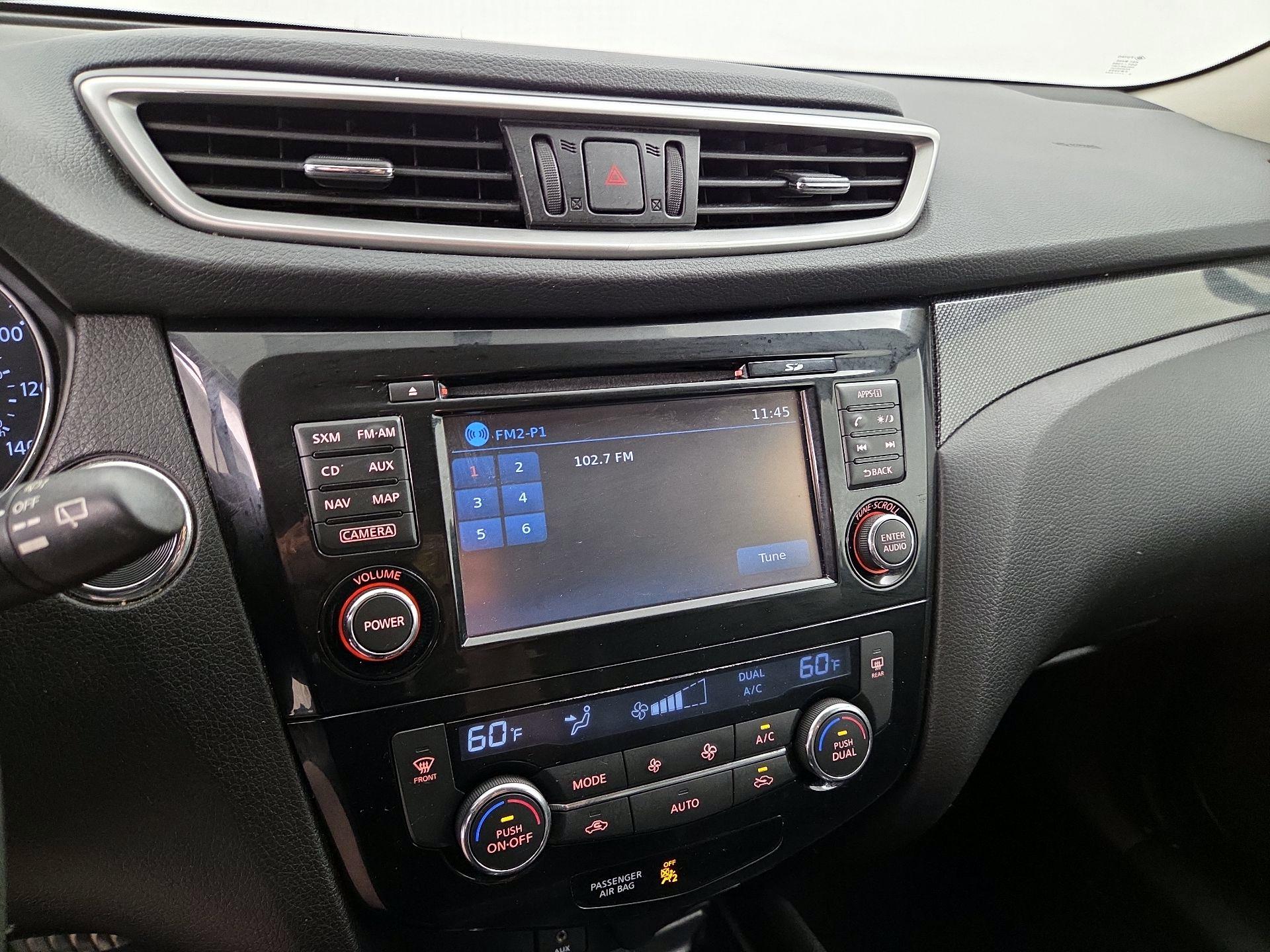 Thumbnail: 2015 Nissan Rogue - 16