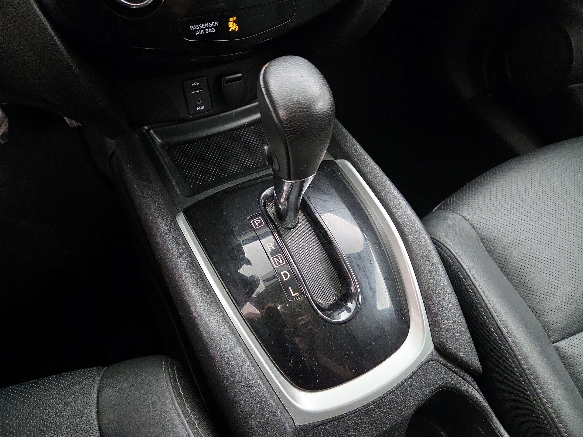 Thumbnail: 2015 Nissan Rogue - 18