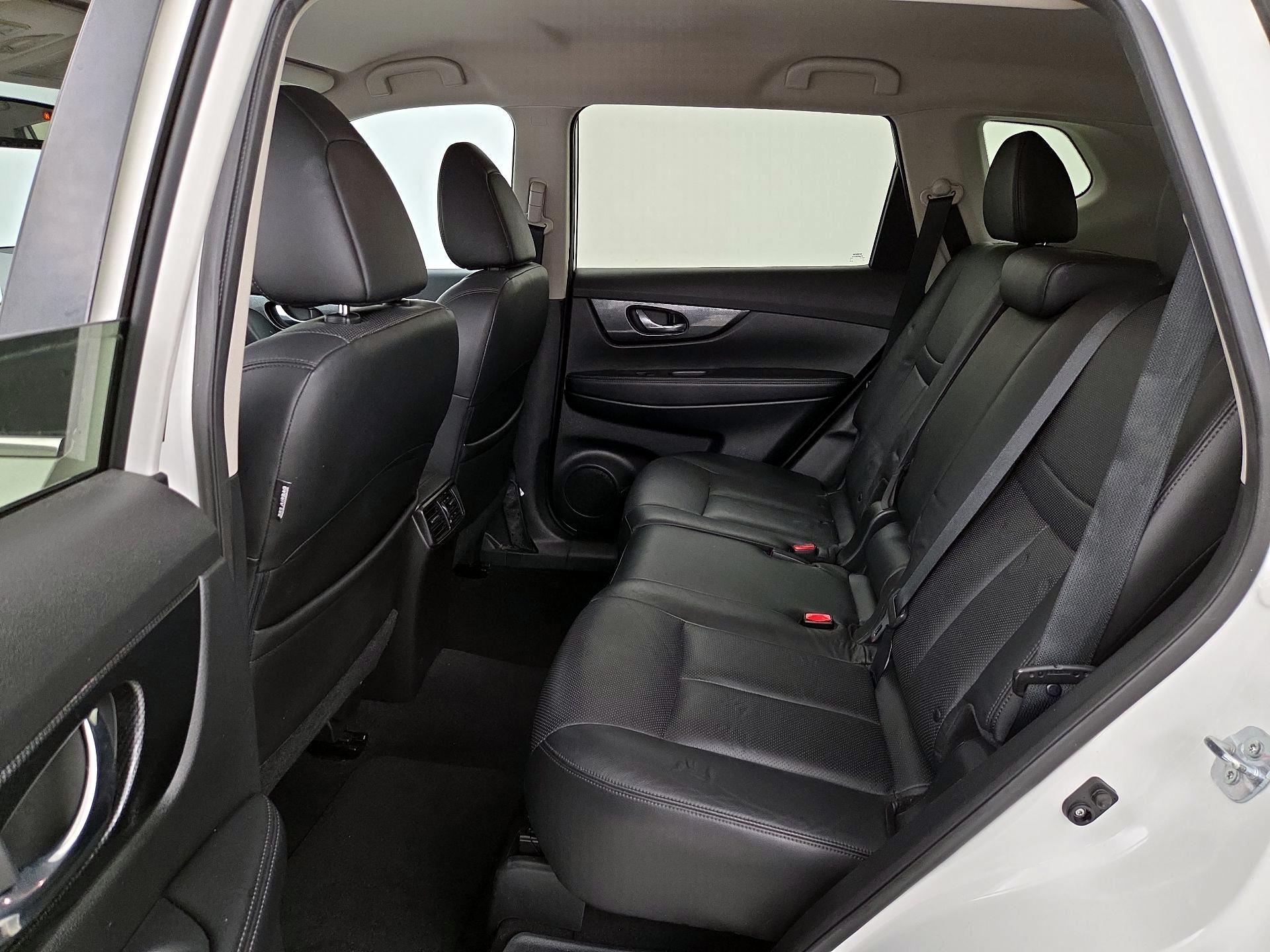 Thumbnail: 2015 Nissan Rogue - 20