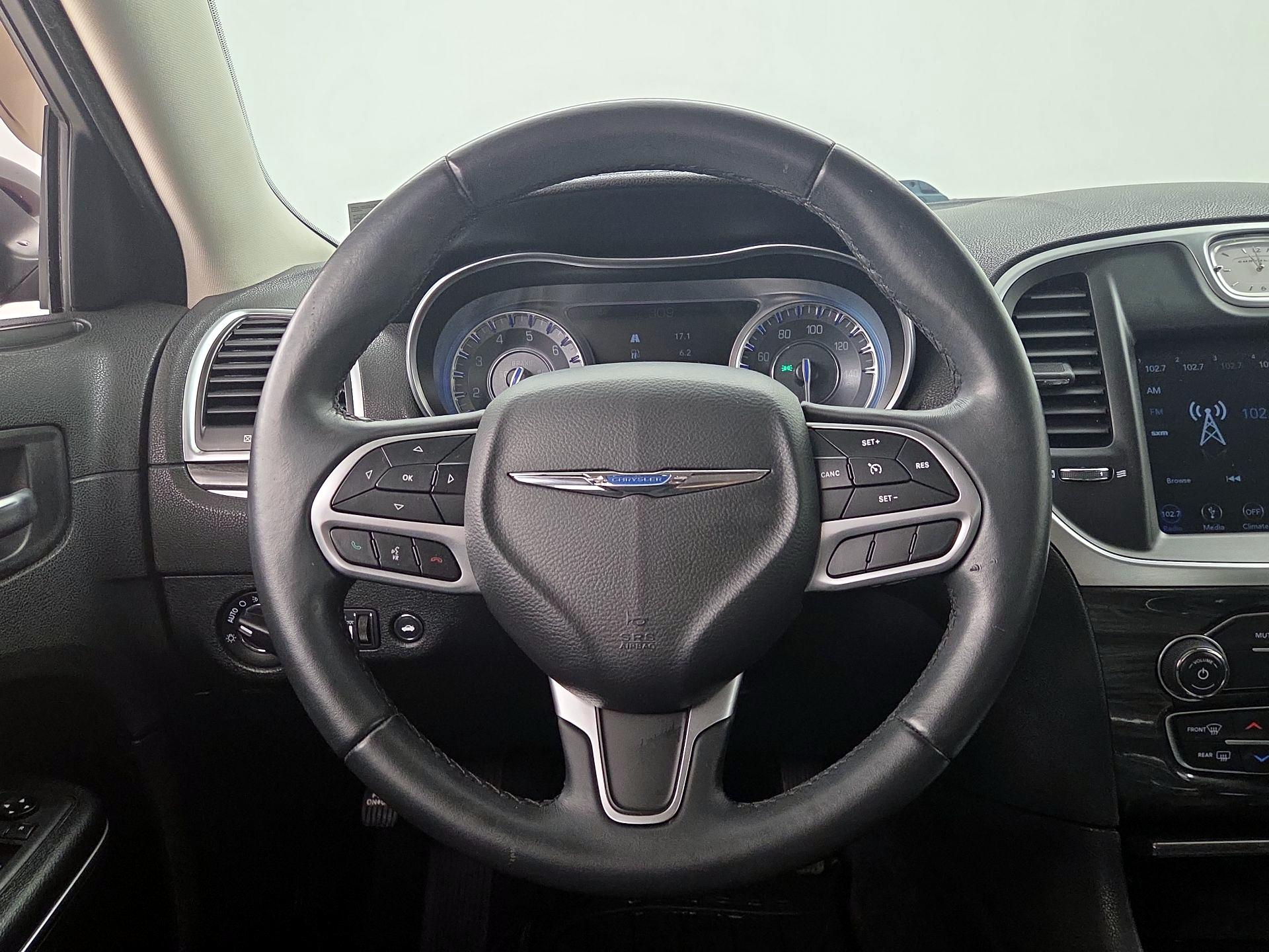 Thumbnail: 2018 Chrysler 300 - 10
