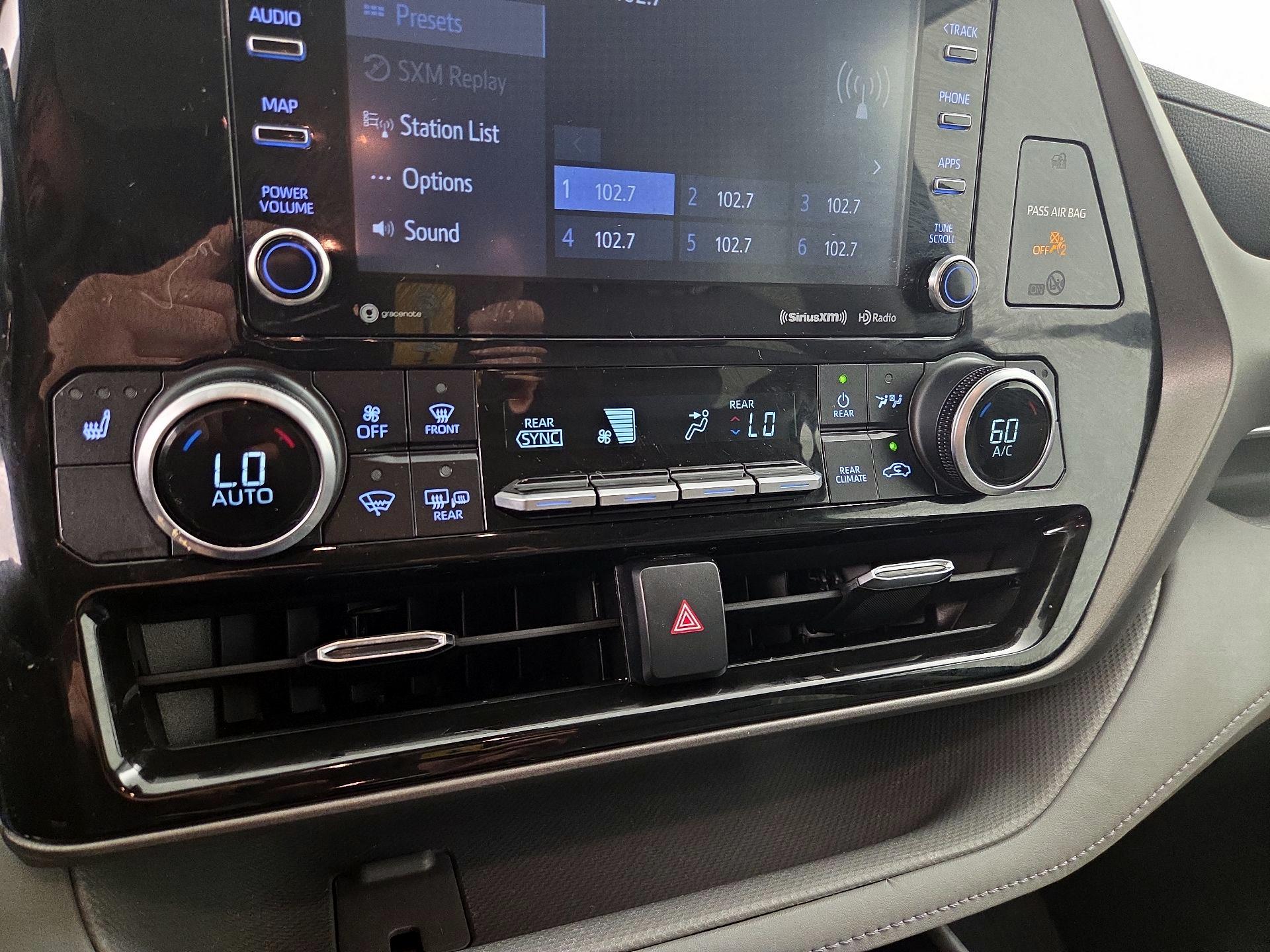 Thumbnail: 2021 Toyota Highlander - 16