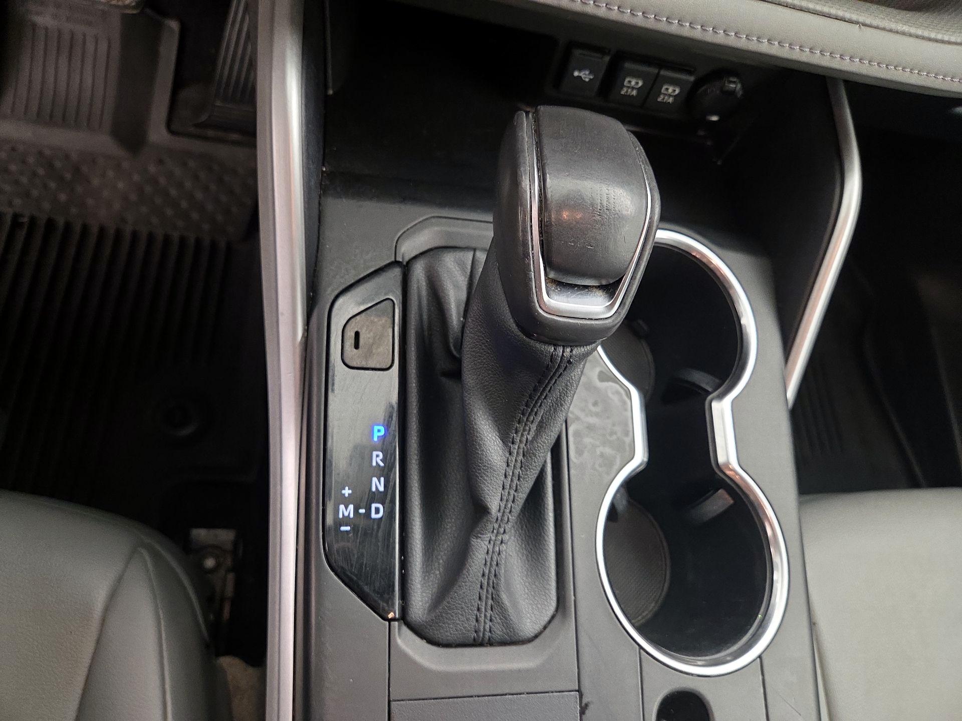 Thumbnail: 2021 Toyota Highlander - 17