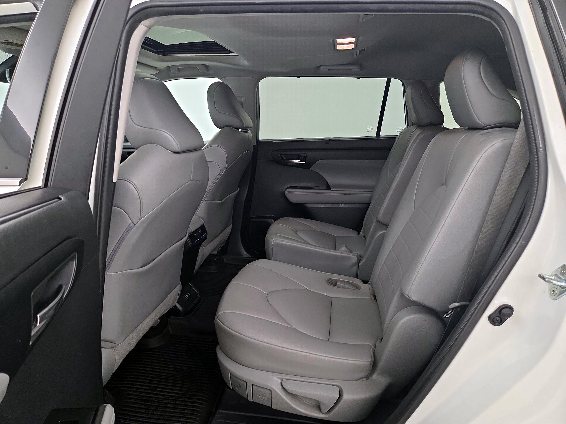 Thumbnail: 2021 Toyota Highlander - 20