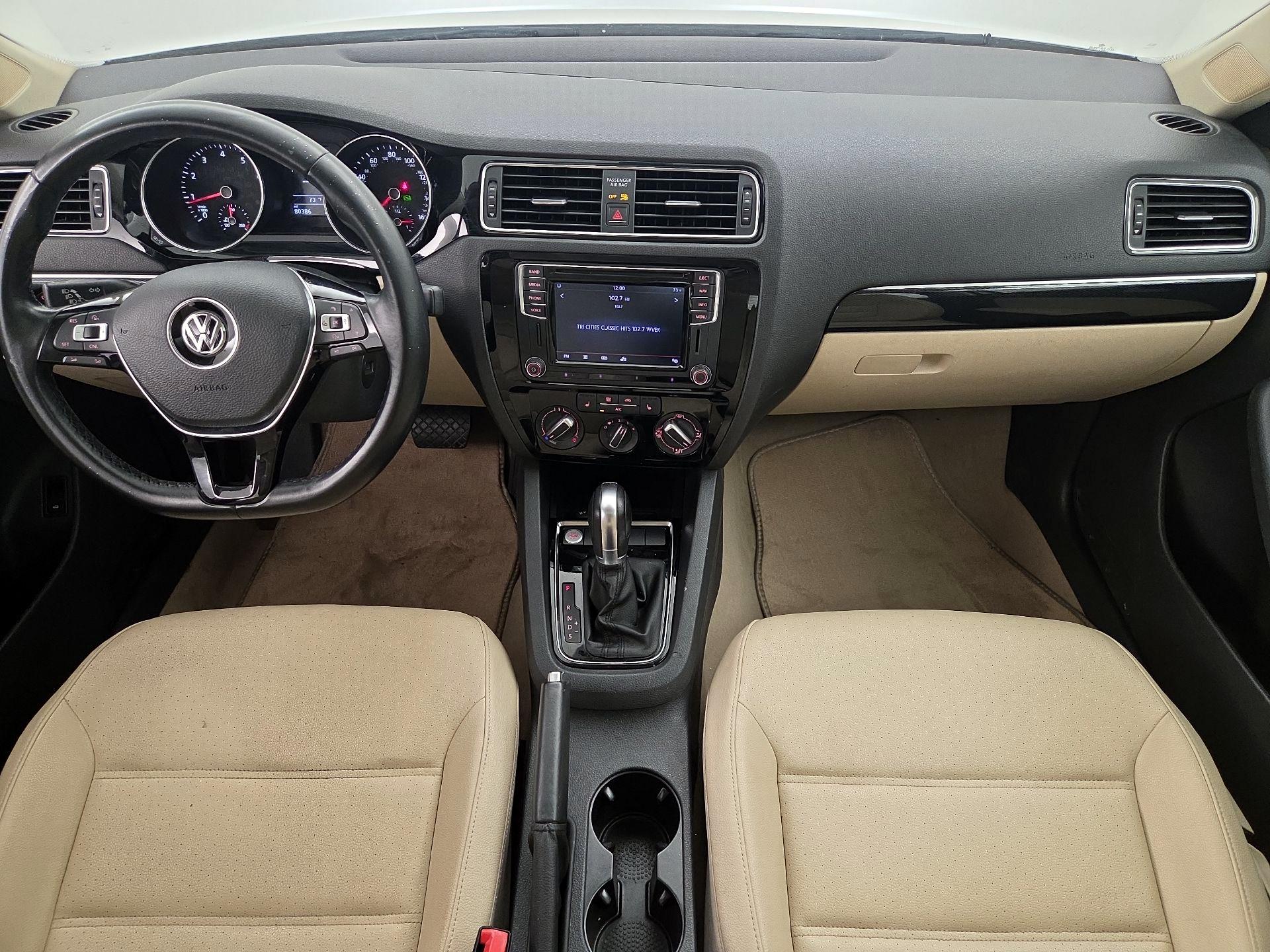 Thumbnail: 2016 Volkswagen Jetta - 9