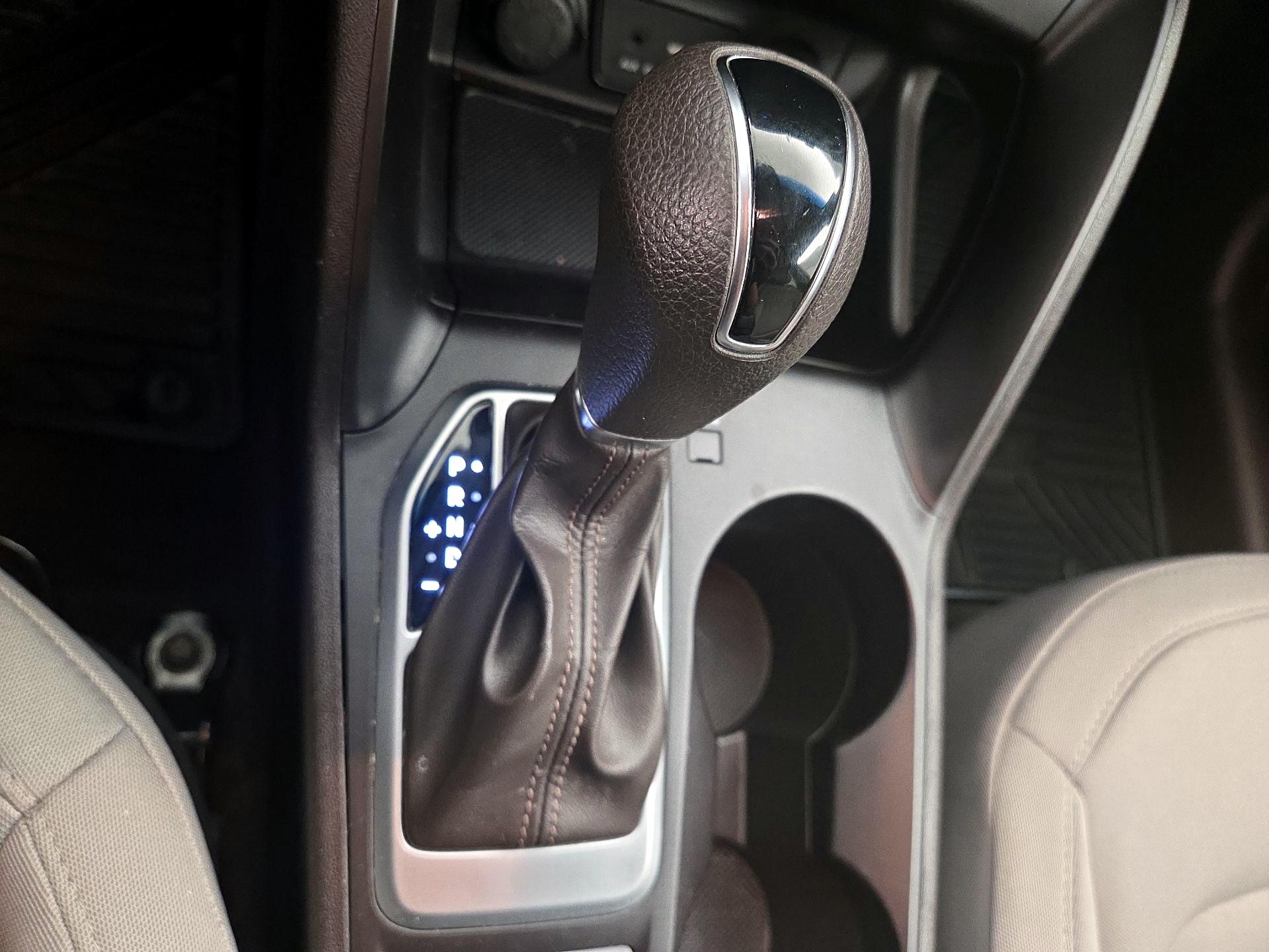 Thumbnail: 2015 Hyundai Tucson - 16
