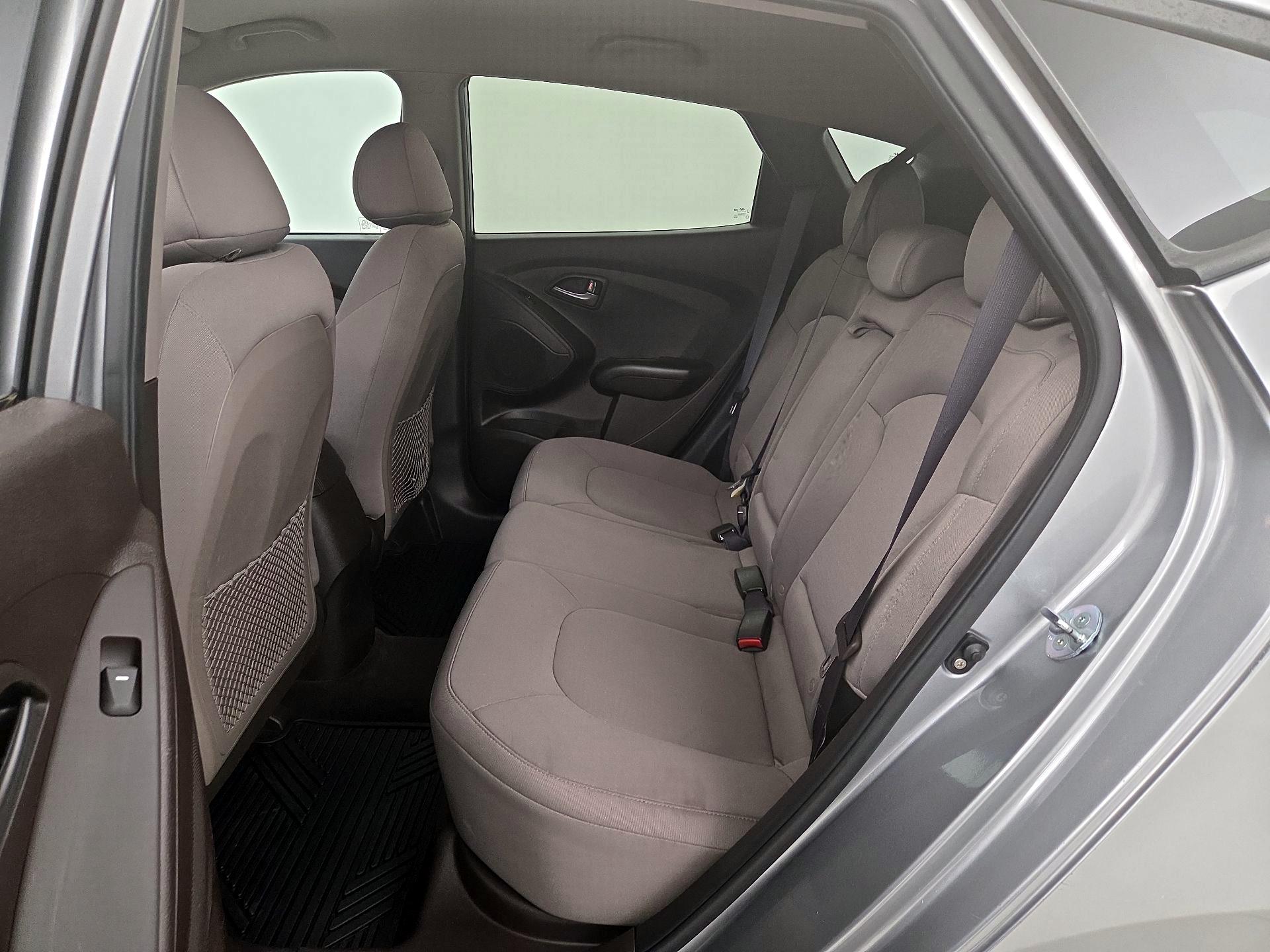 Thumbnail: 2015 Hyundai Tucson - 18