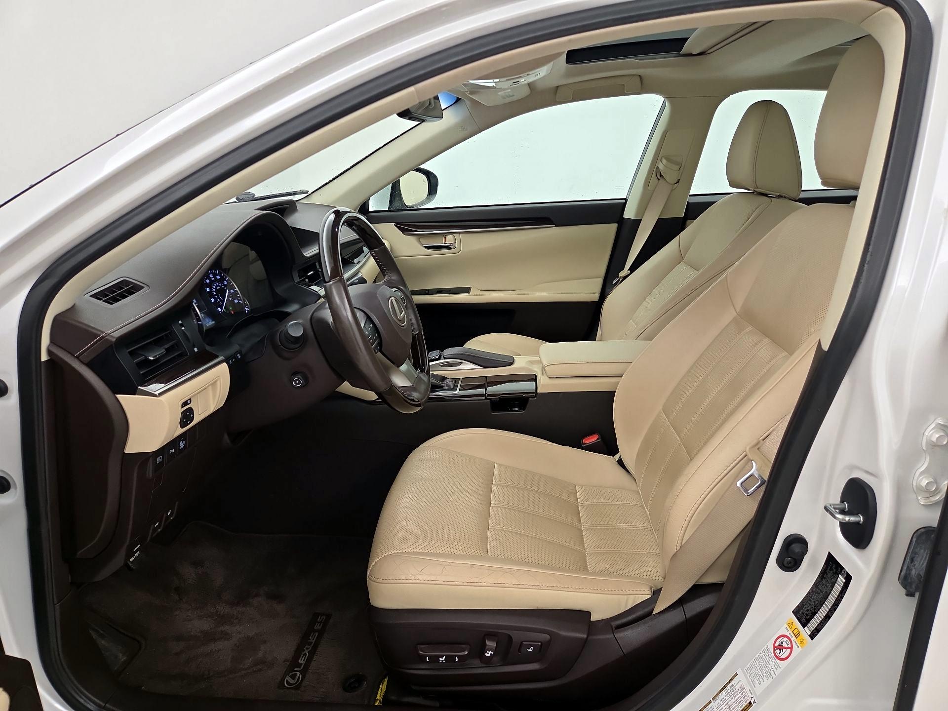 Thumbnail: 2018 Lexus ES - 11