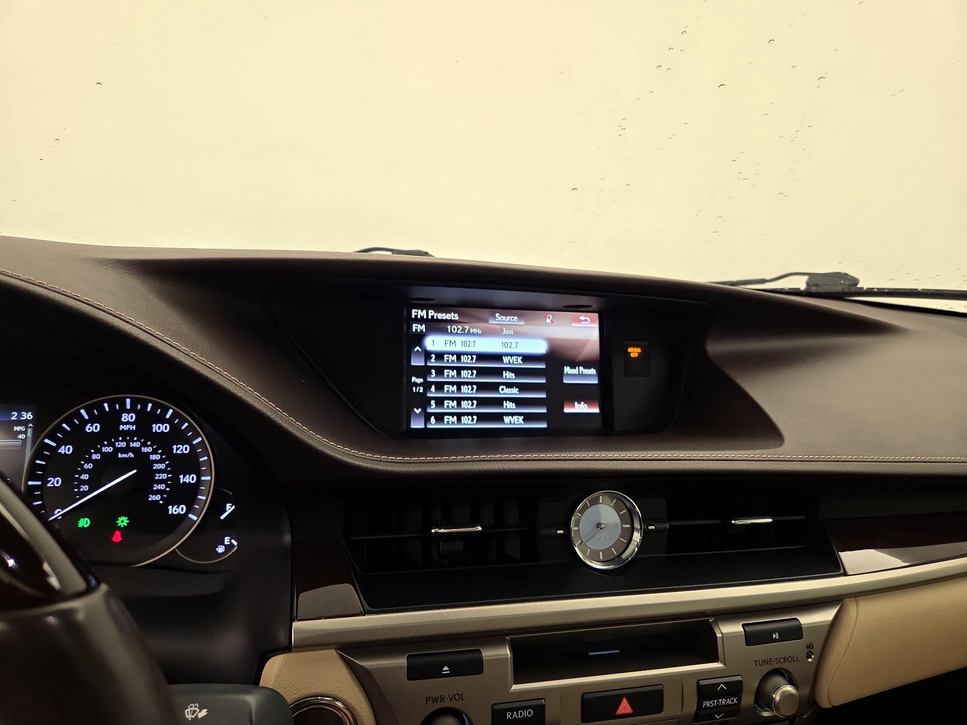 Thumbnail: 2018 Lexus ES - 16
