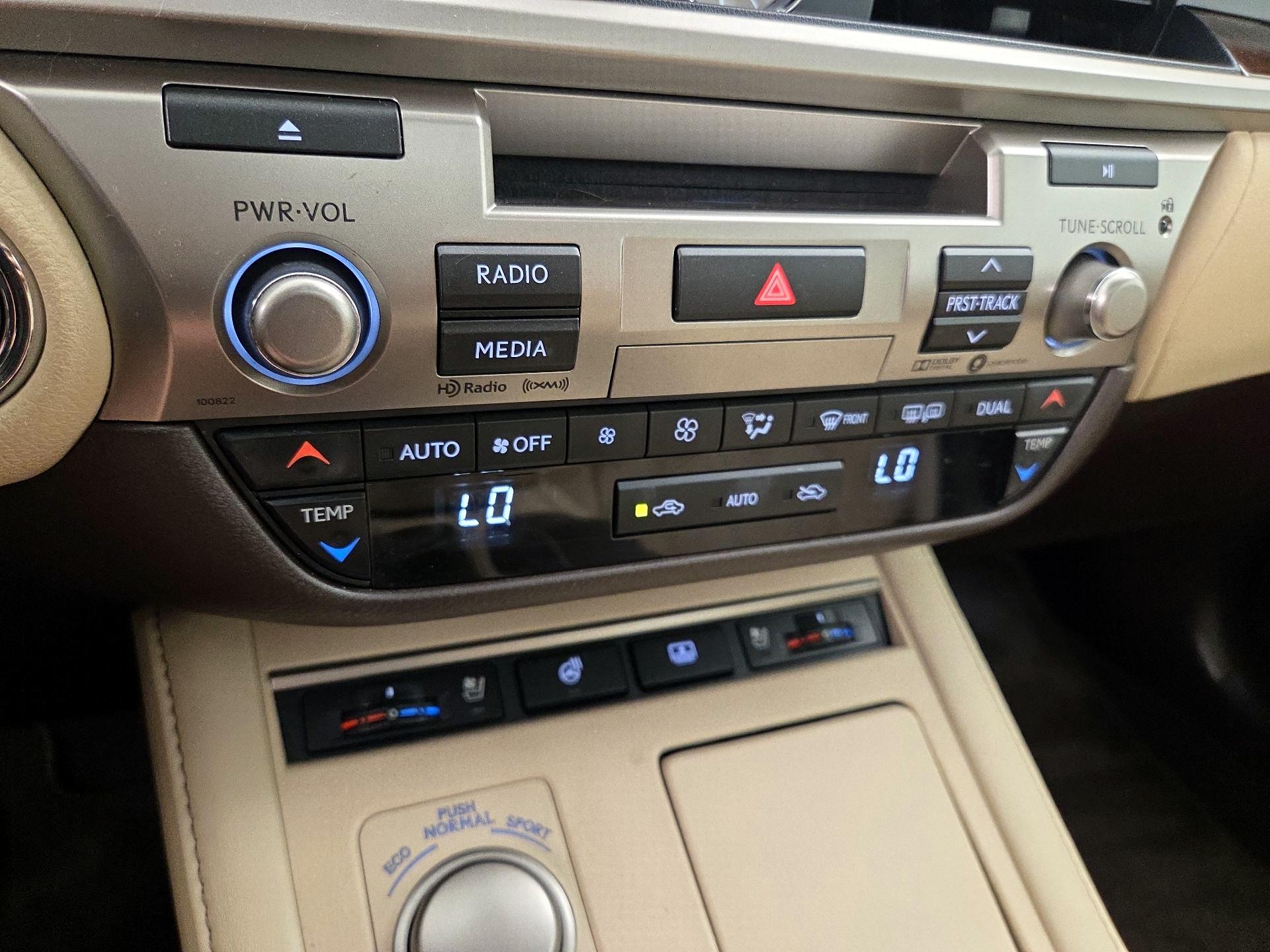 Thumbnail: 2018 Lexus ES - 17
