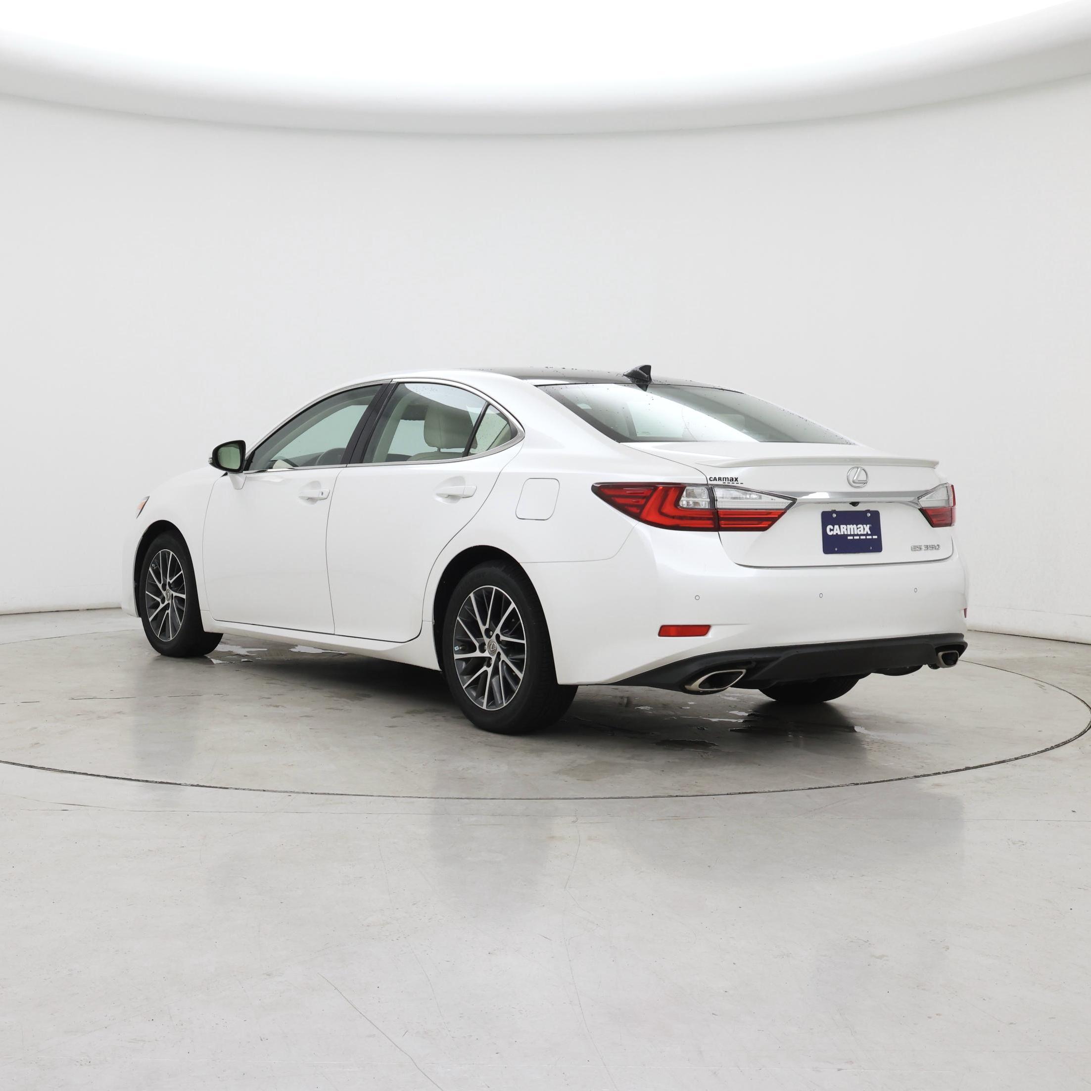 Thumbnail: 2018 Lexus ES - 2