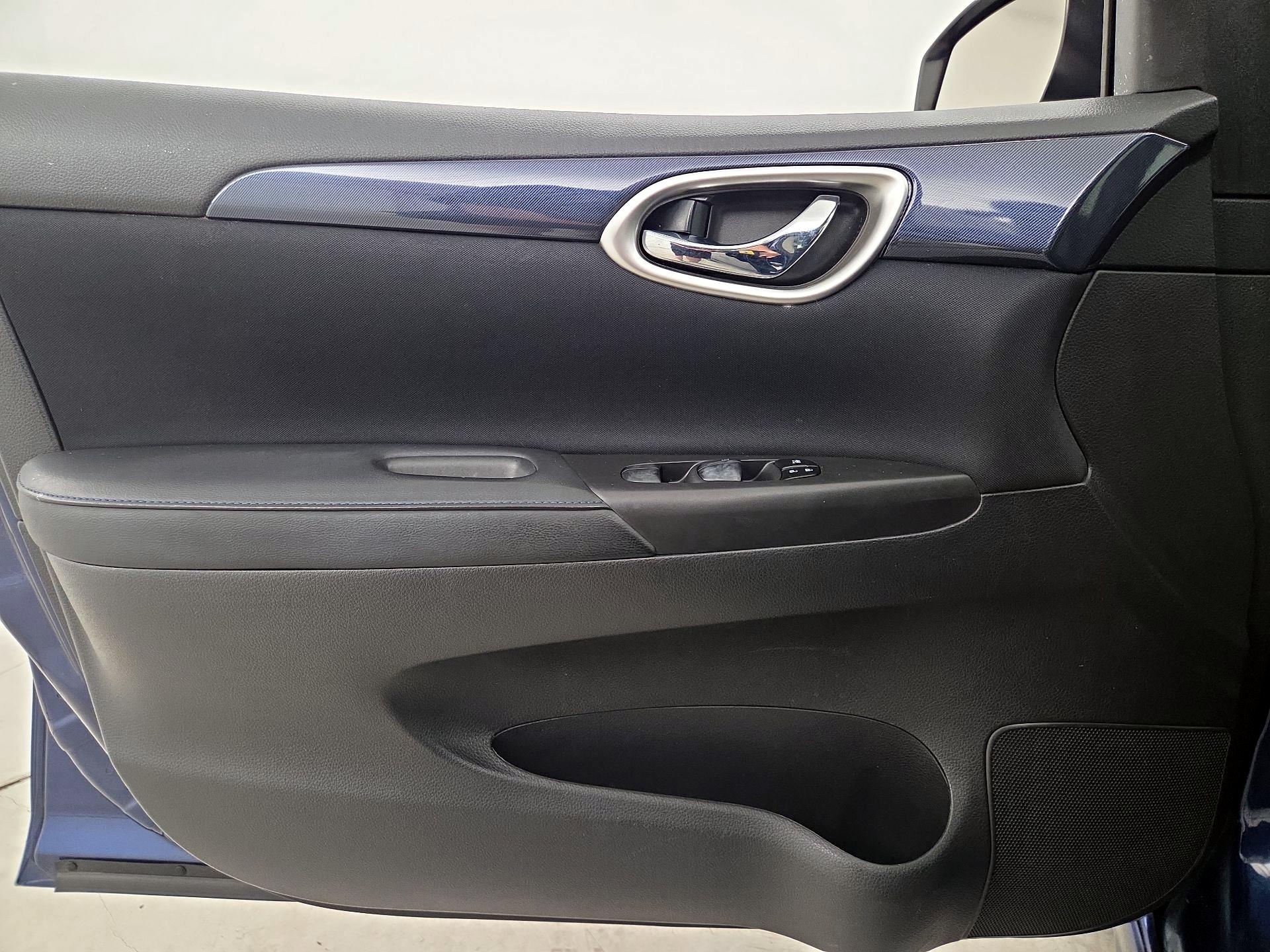 Thumbnail: 2018 Nissan Sentra - 12