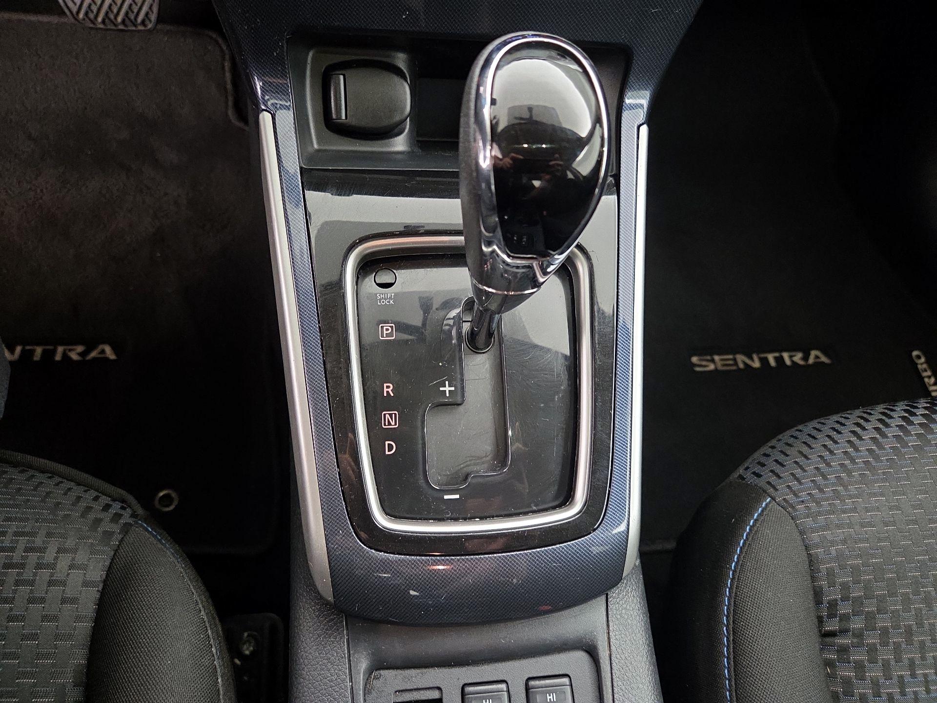Thumbnail: 2018 Nissan Sentra - 17