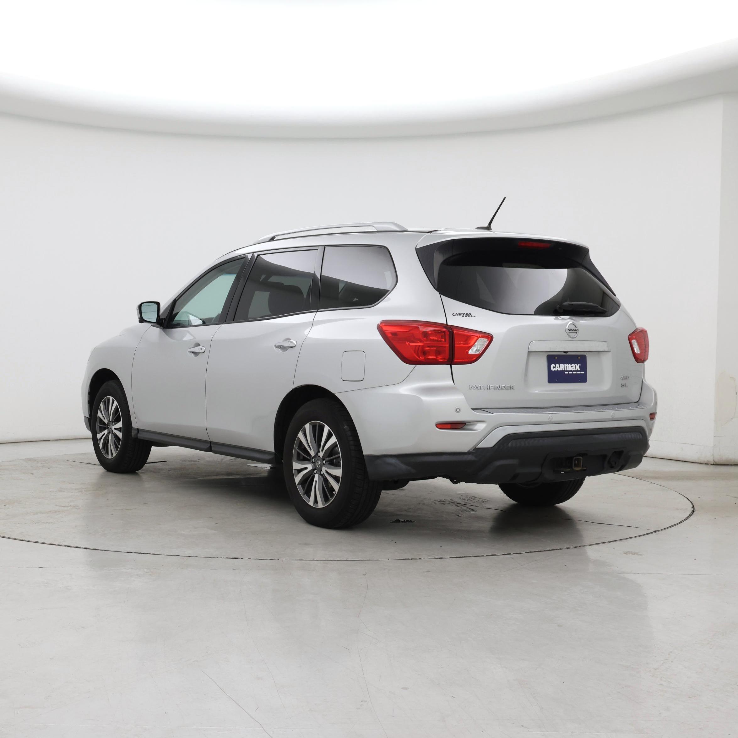 Thumbnail: 2017 Nissan Pathfinder - 2