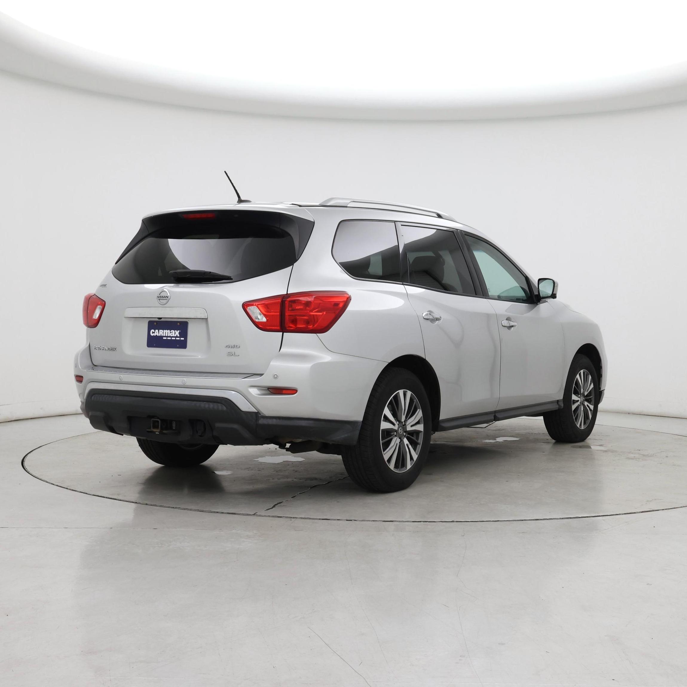 Thumbnail: 2017 Nissan Pathfinder - 8
