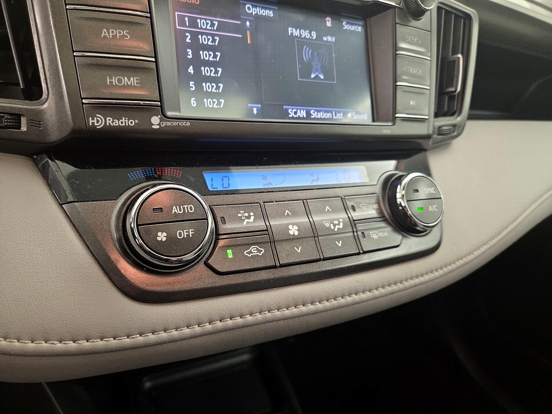 Thumbnail: 2014 Toyota RAV4 - 16