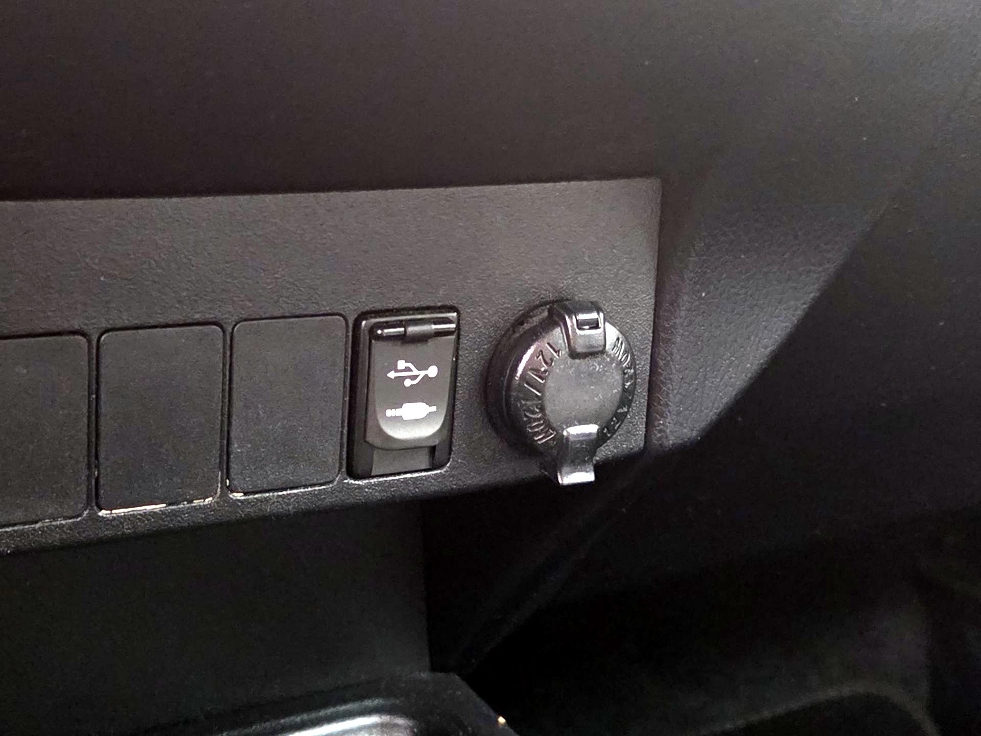 Thumbnail: 2014 Toyota RAV4 - 18