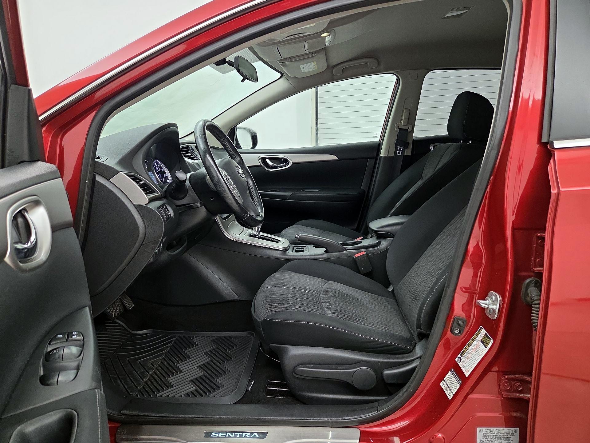 Thumbnail: 2015 Nissan Sentra - 9