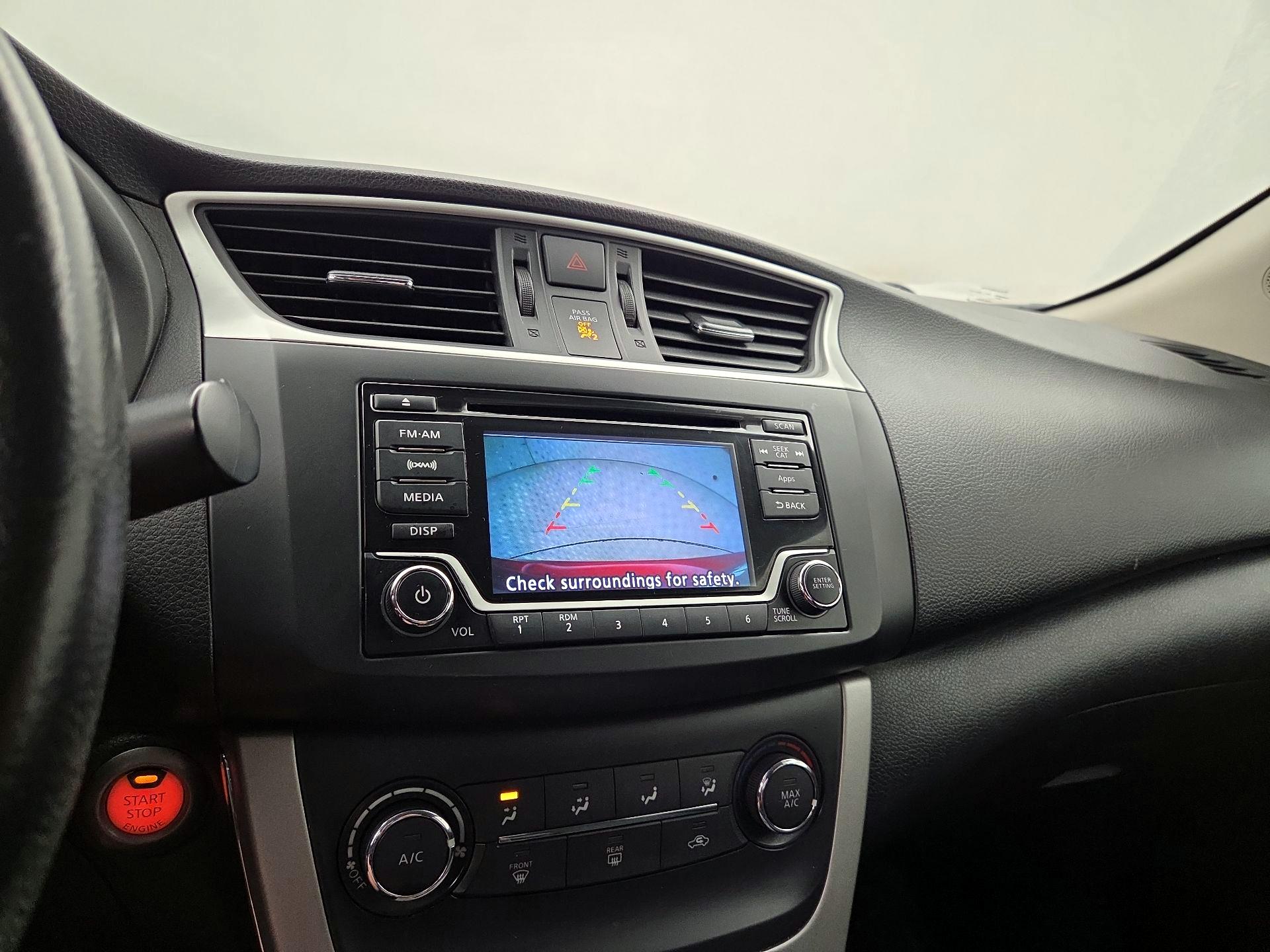 Thumbnail: 2015 Nissan Sentra - 12